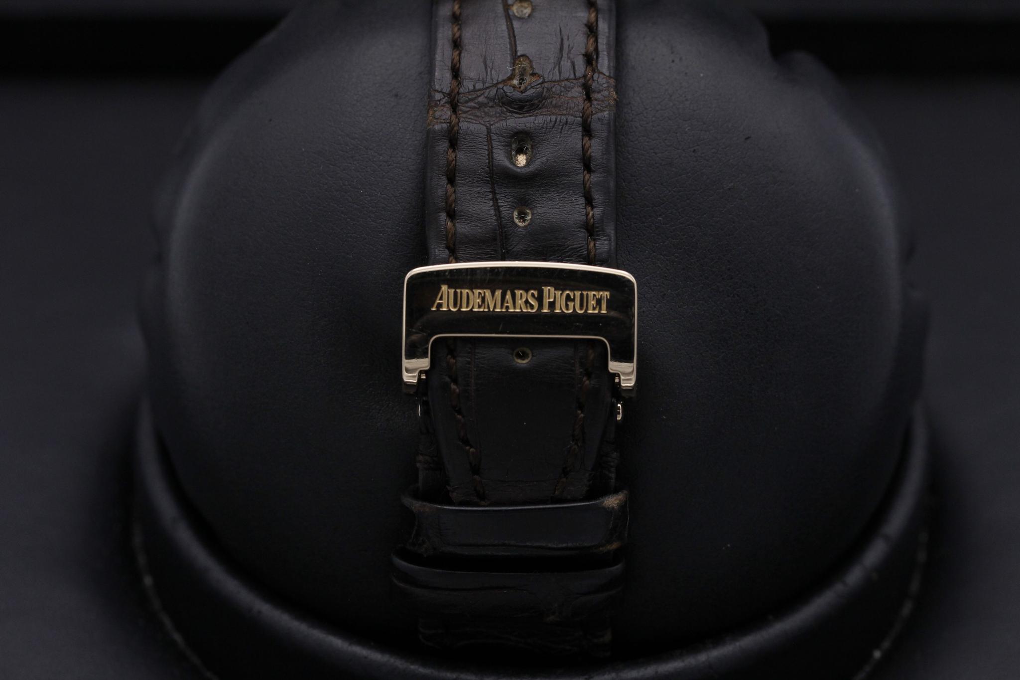 Watch Image 8