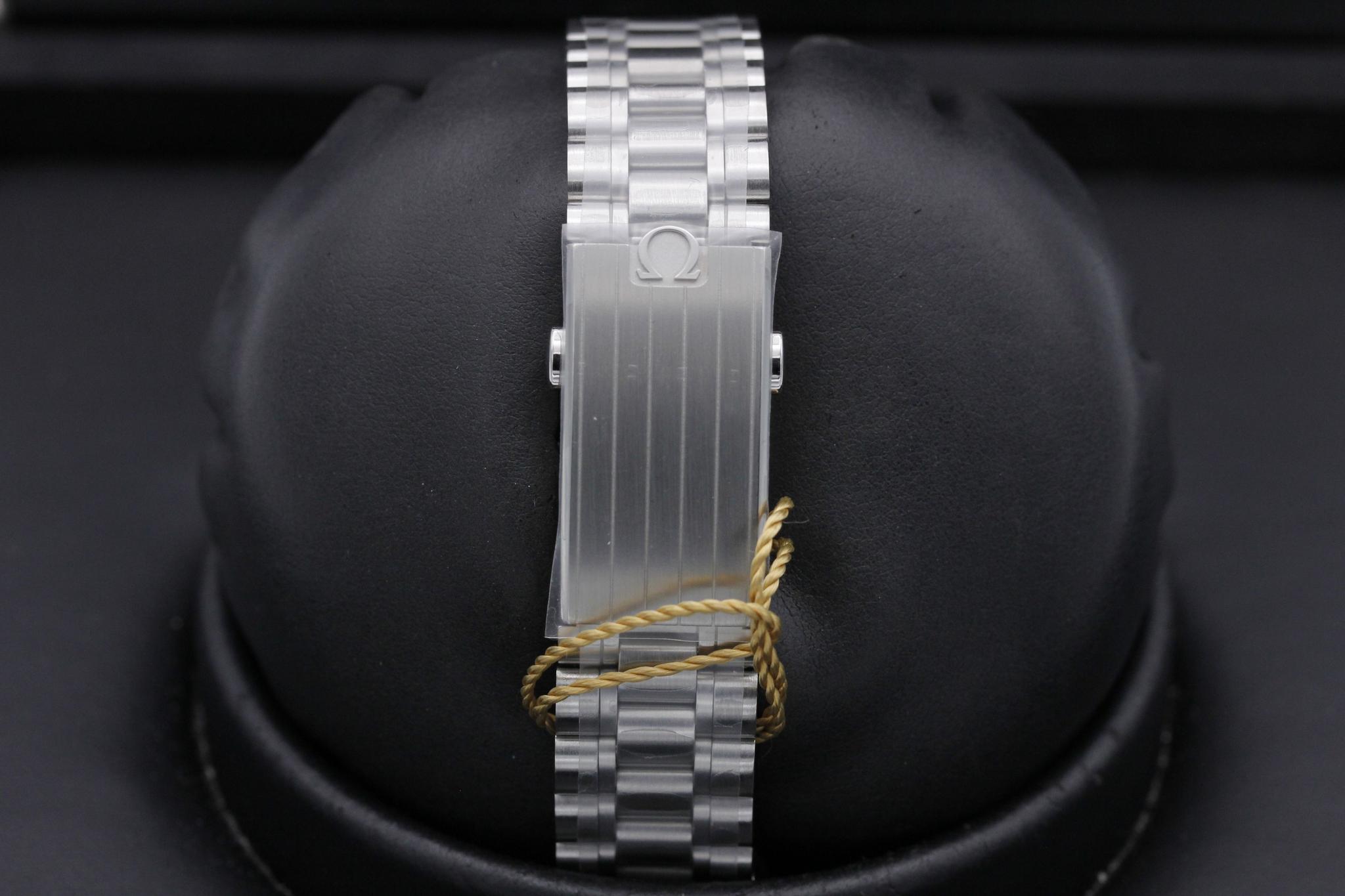 Watch Image 8