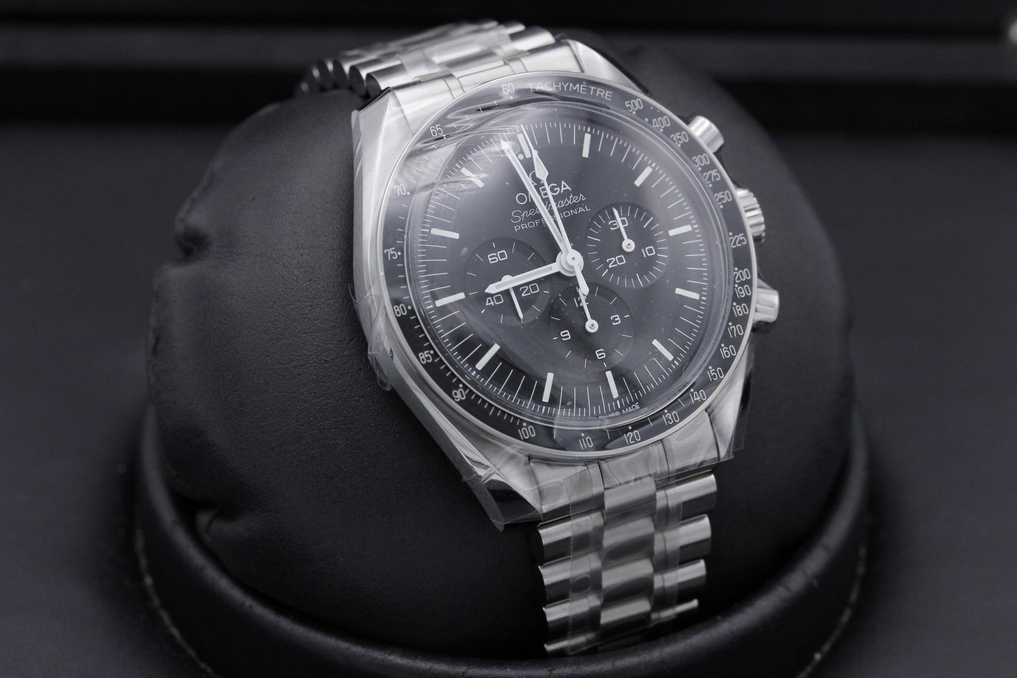Watch Image 10