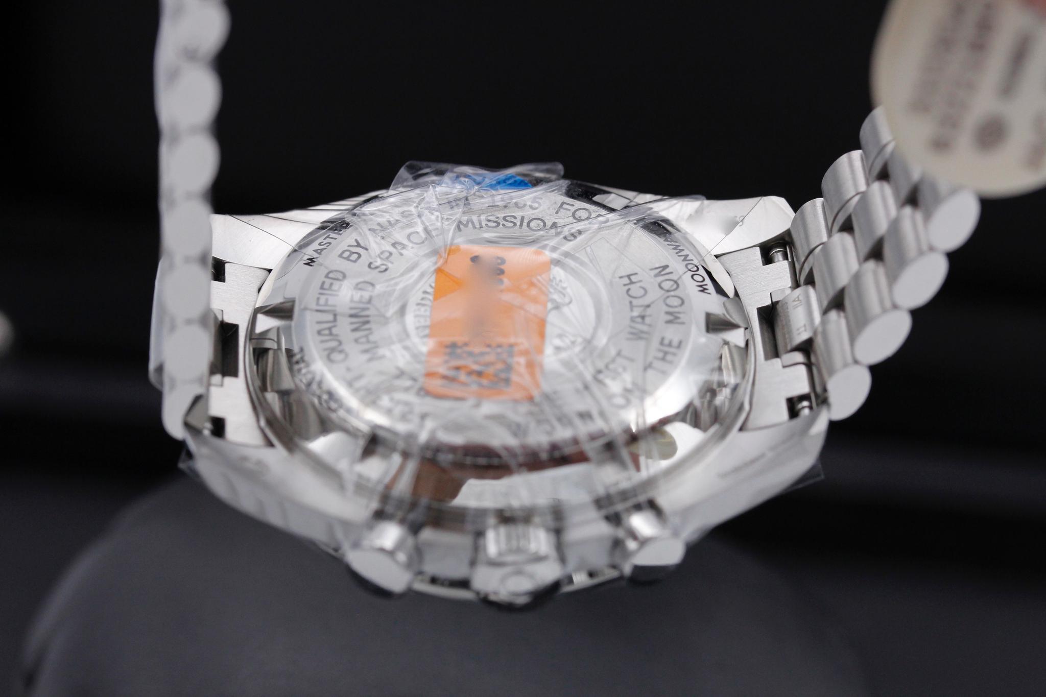 Watch Image 7