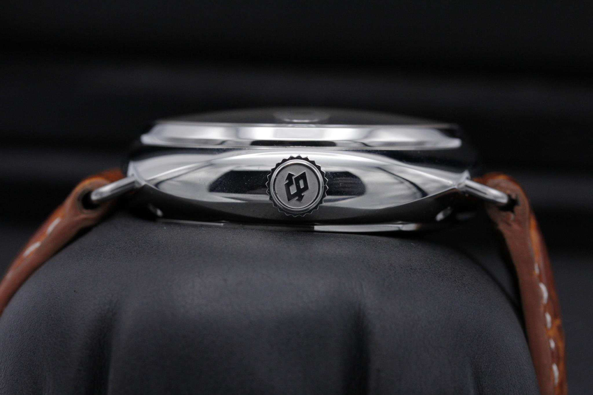 Watch Image 3