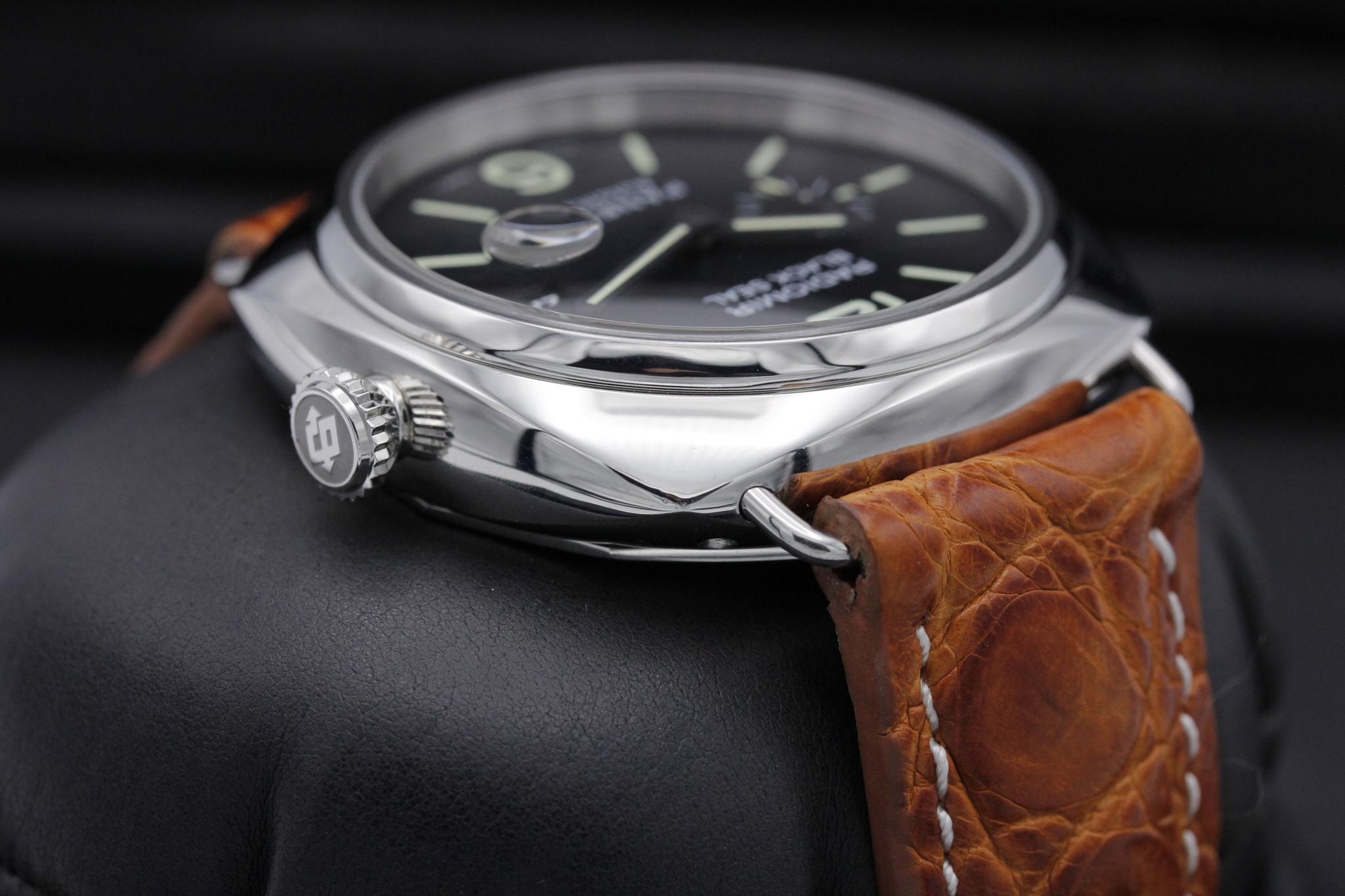 Watch Image 4