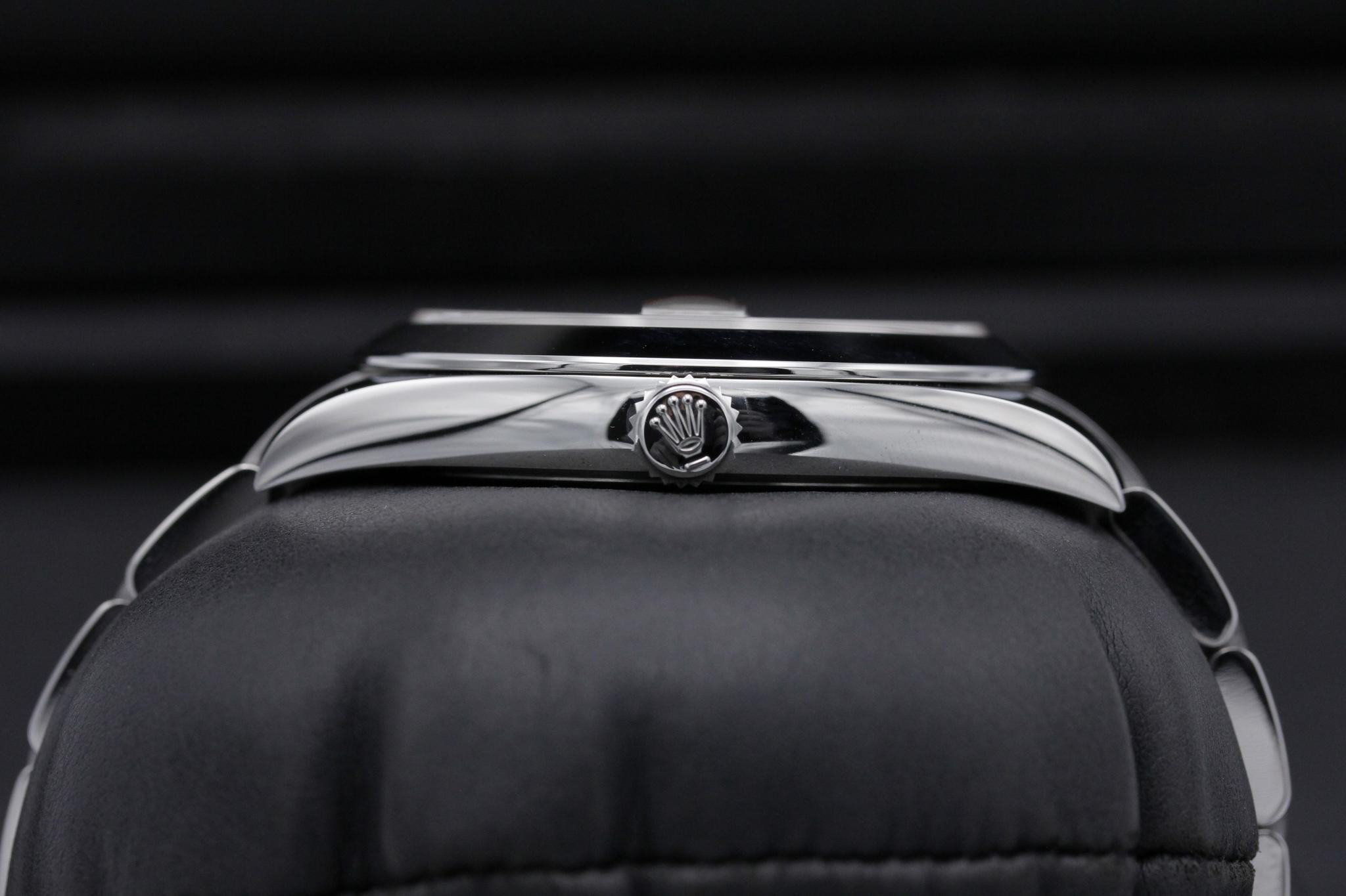 Watch Image 3