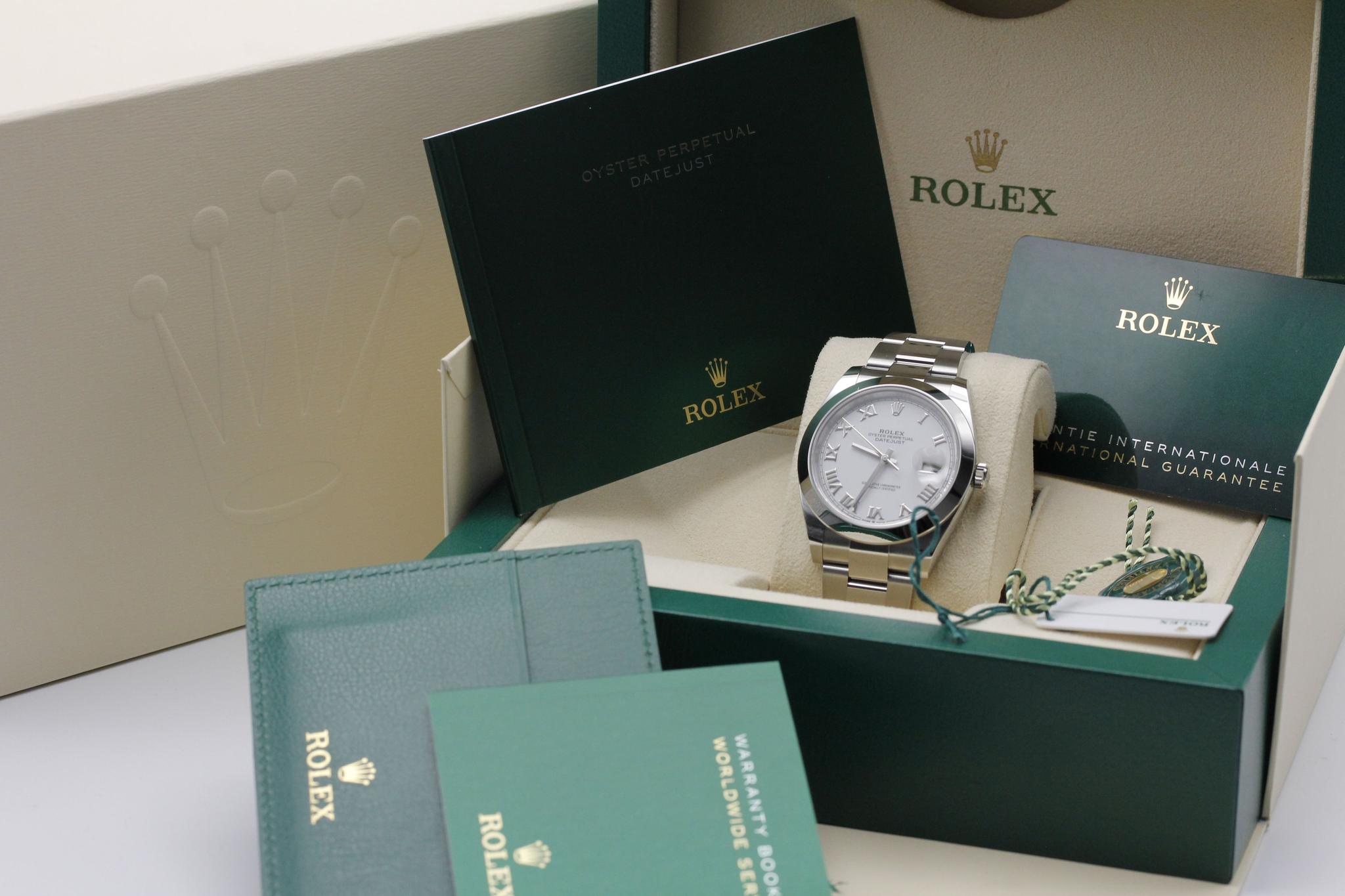 Watch Image 11