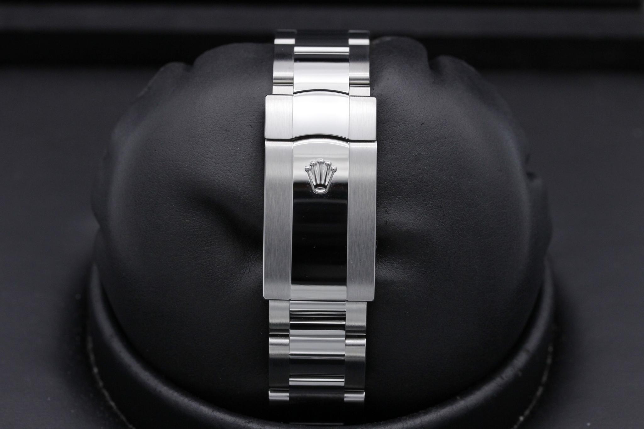 Watch Image 8