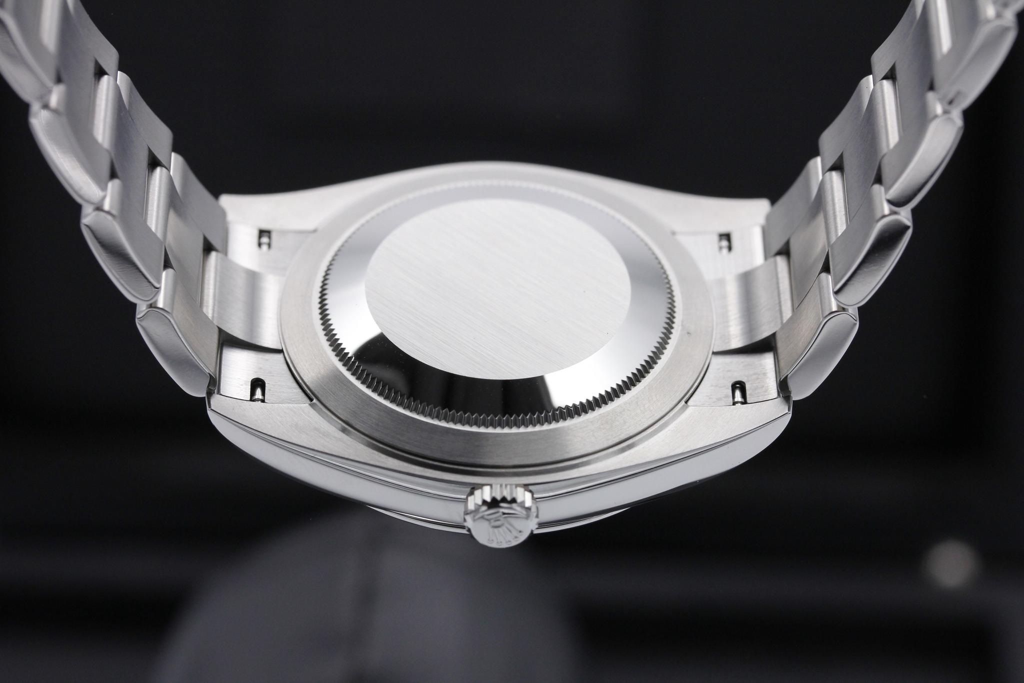 Watch Image 7