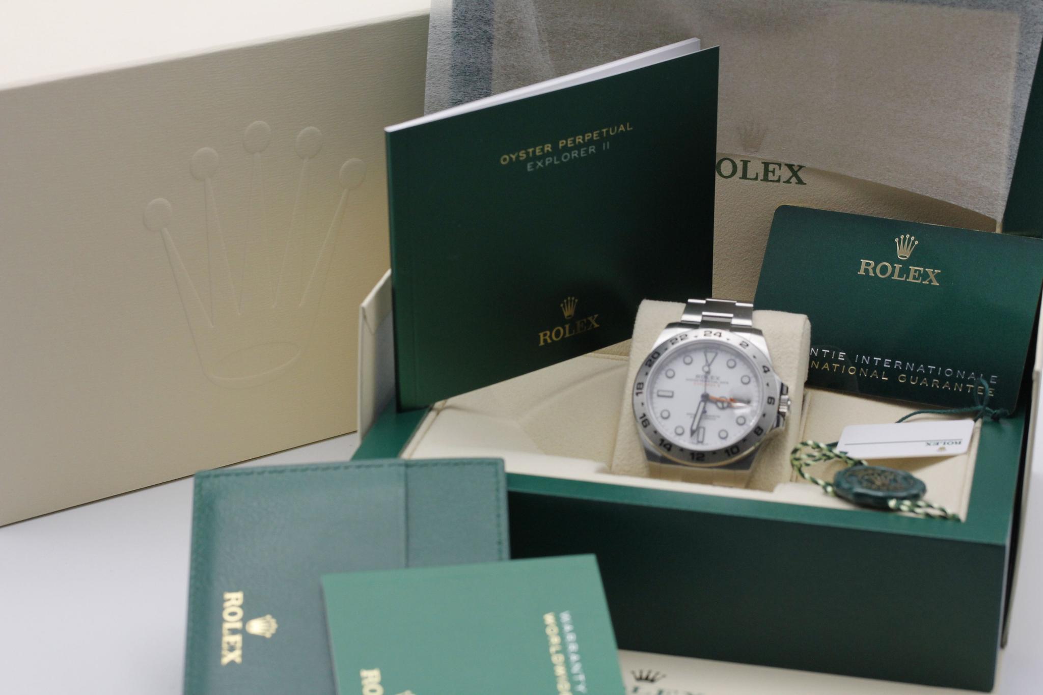 Watch Image 11