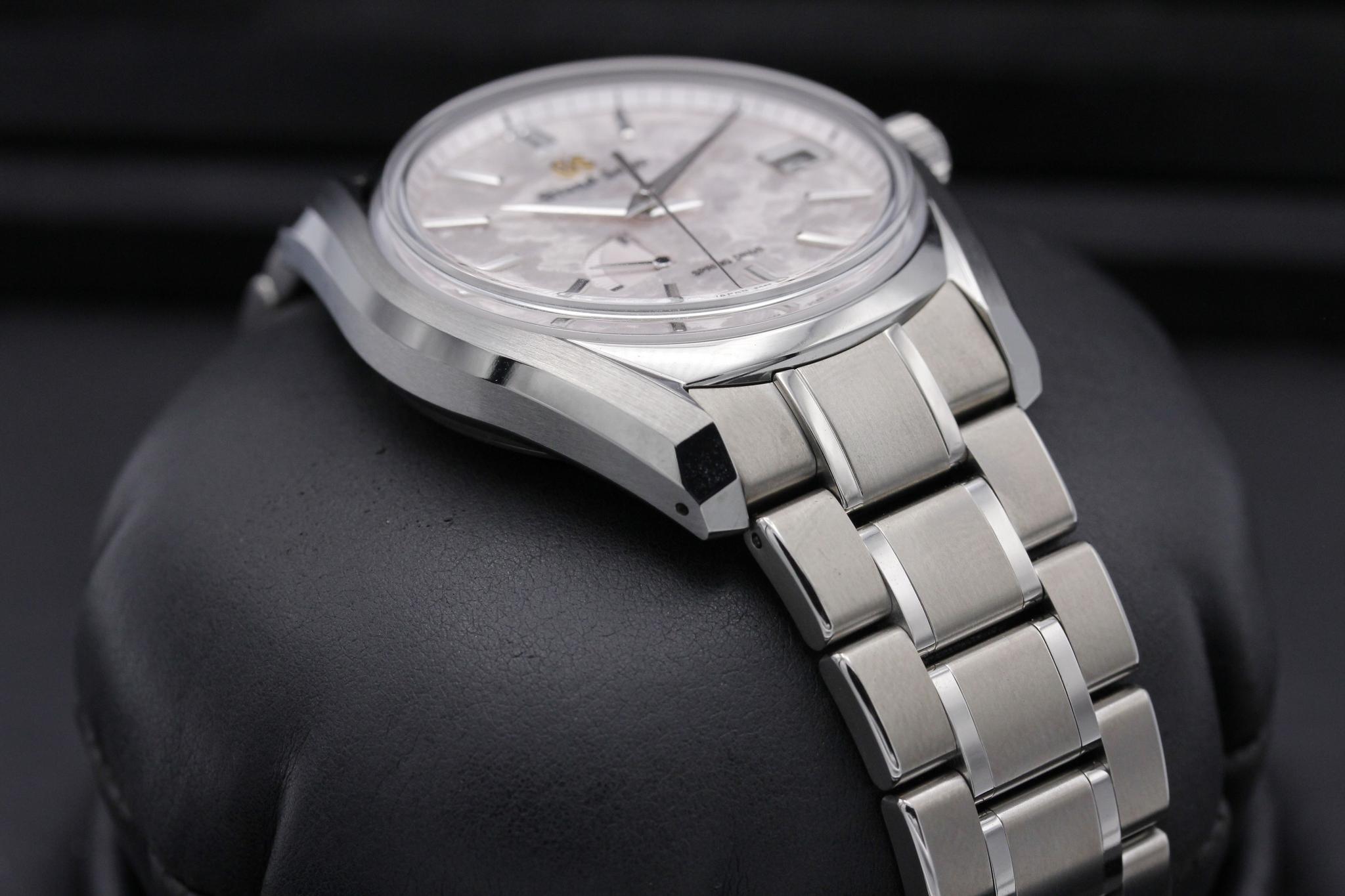 Watch Image 6