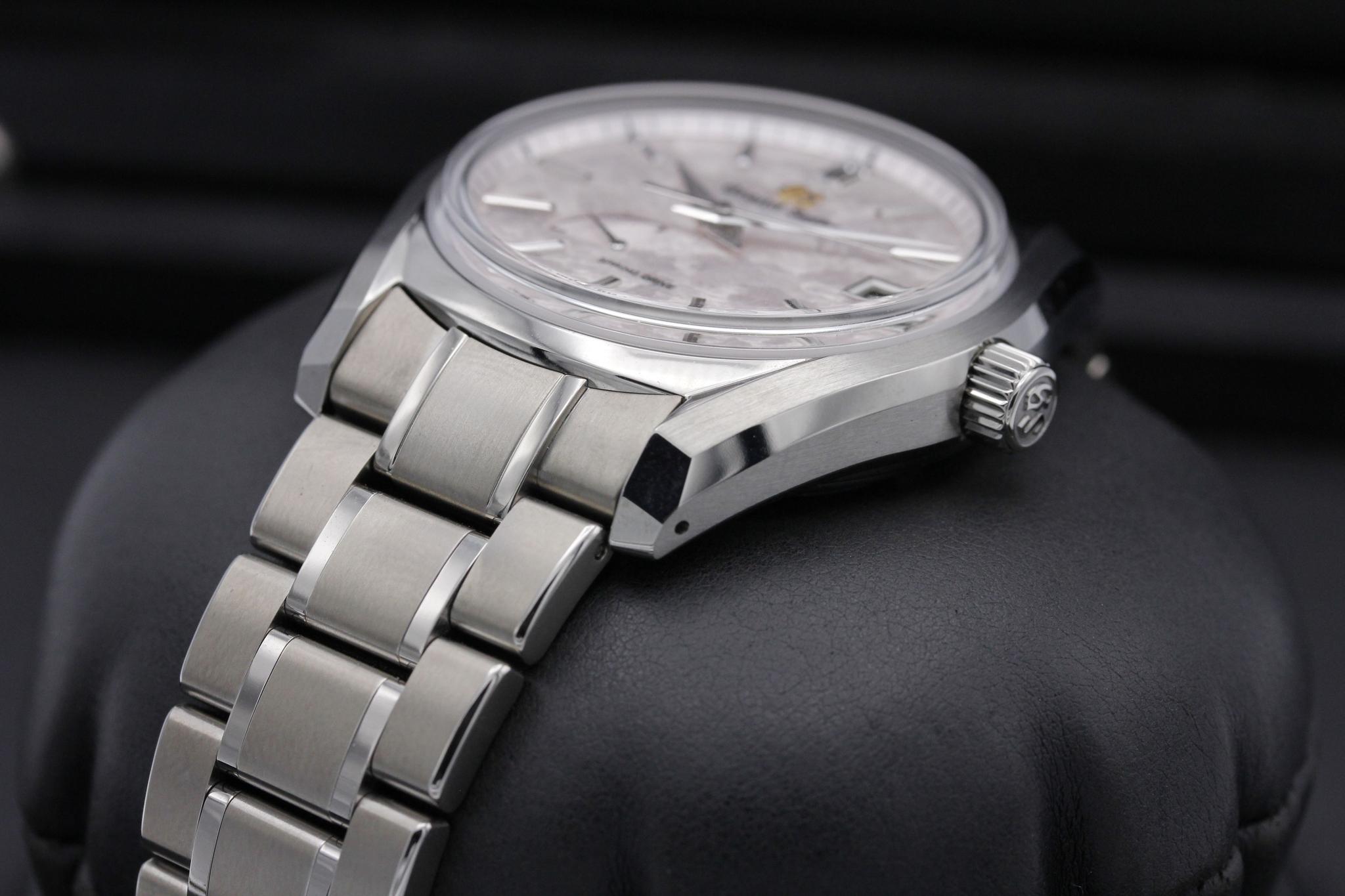 Watch Image 2