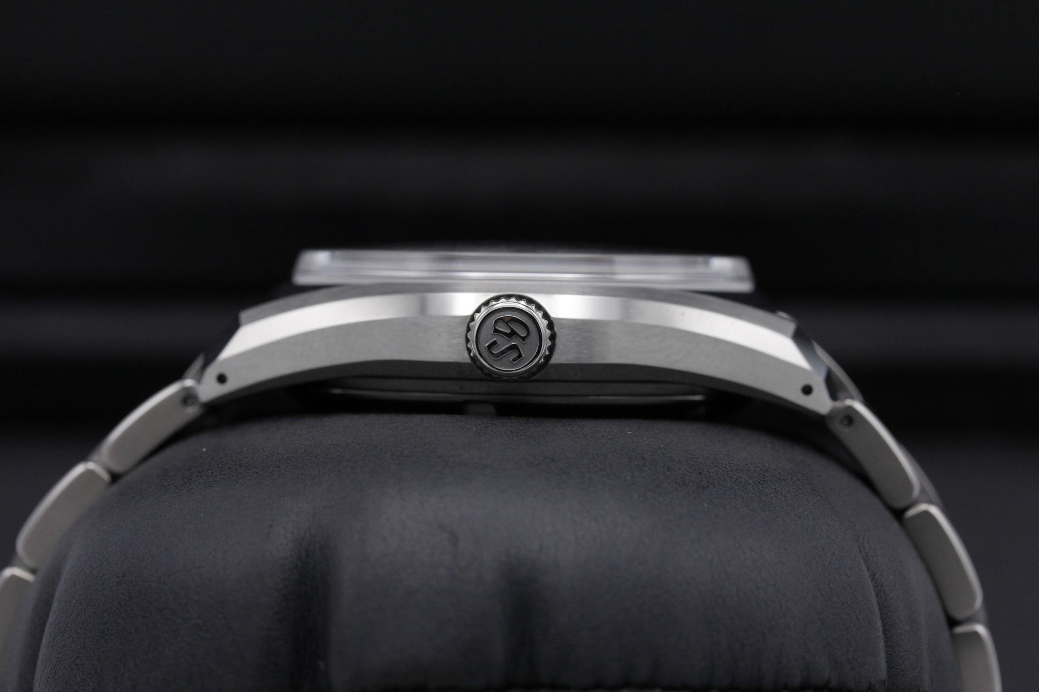 Watch Image 3