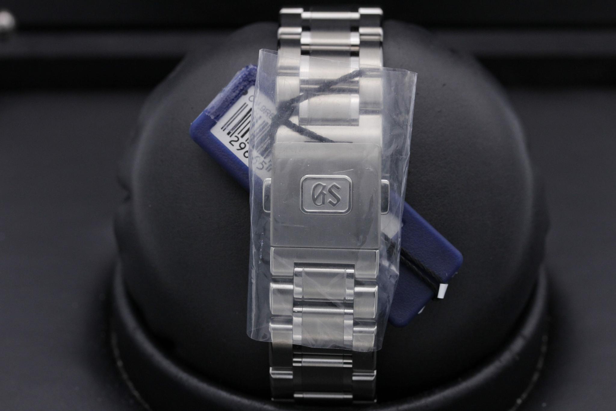 Watch Image 8