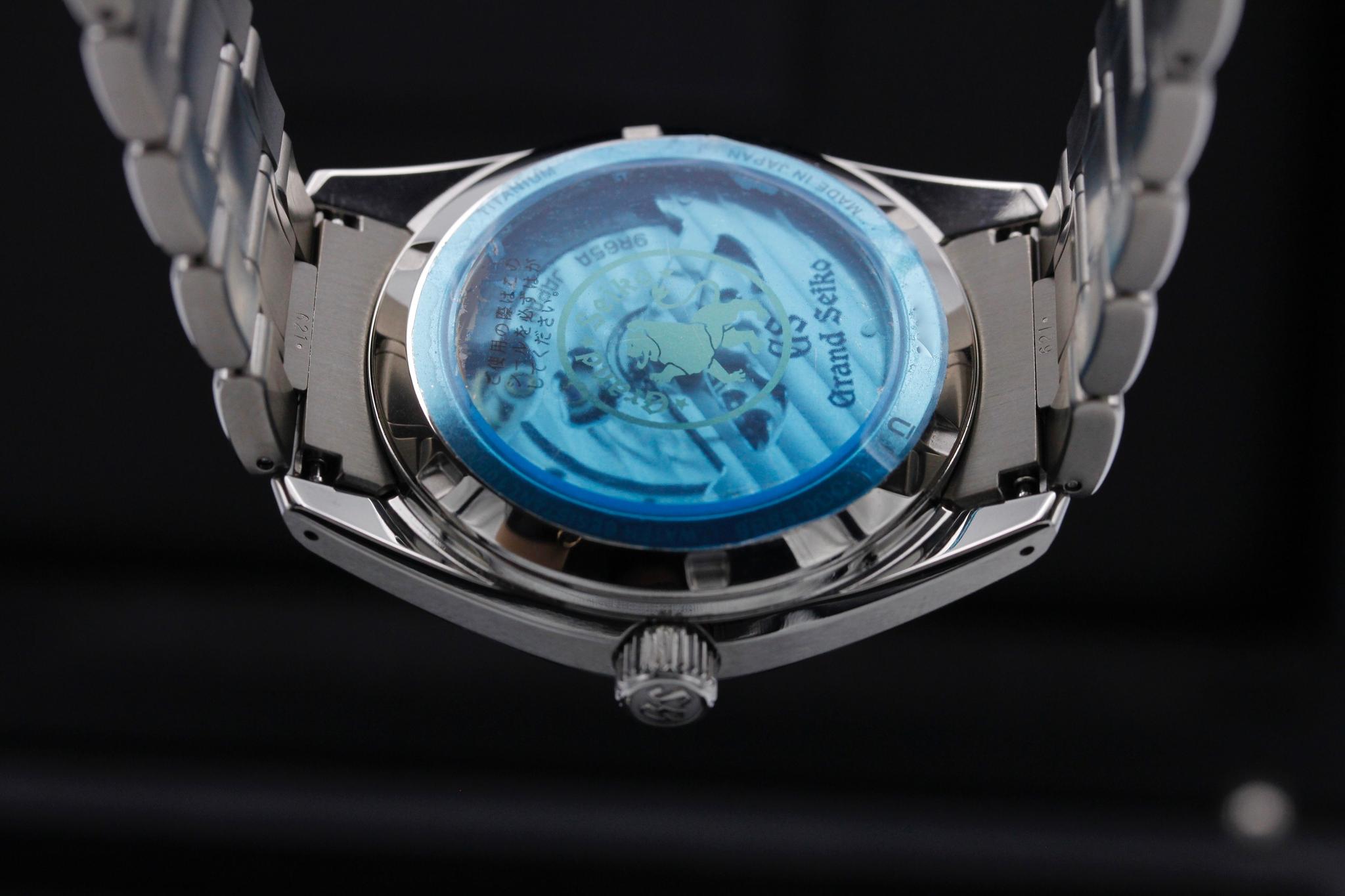 Watch Image 7