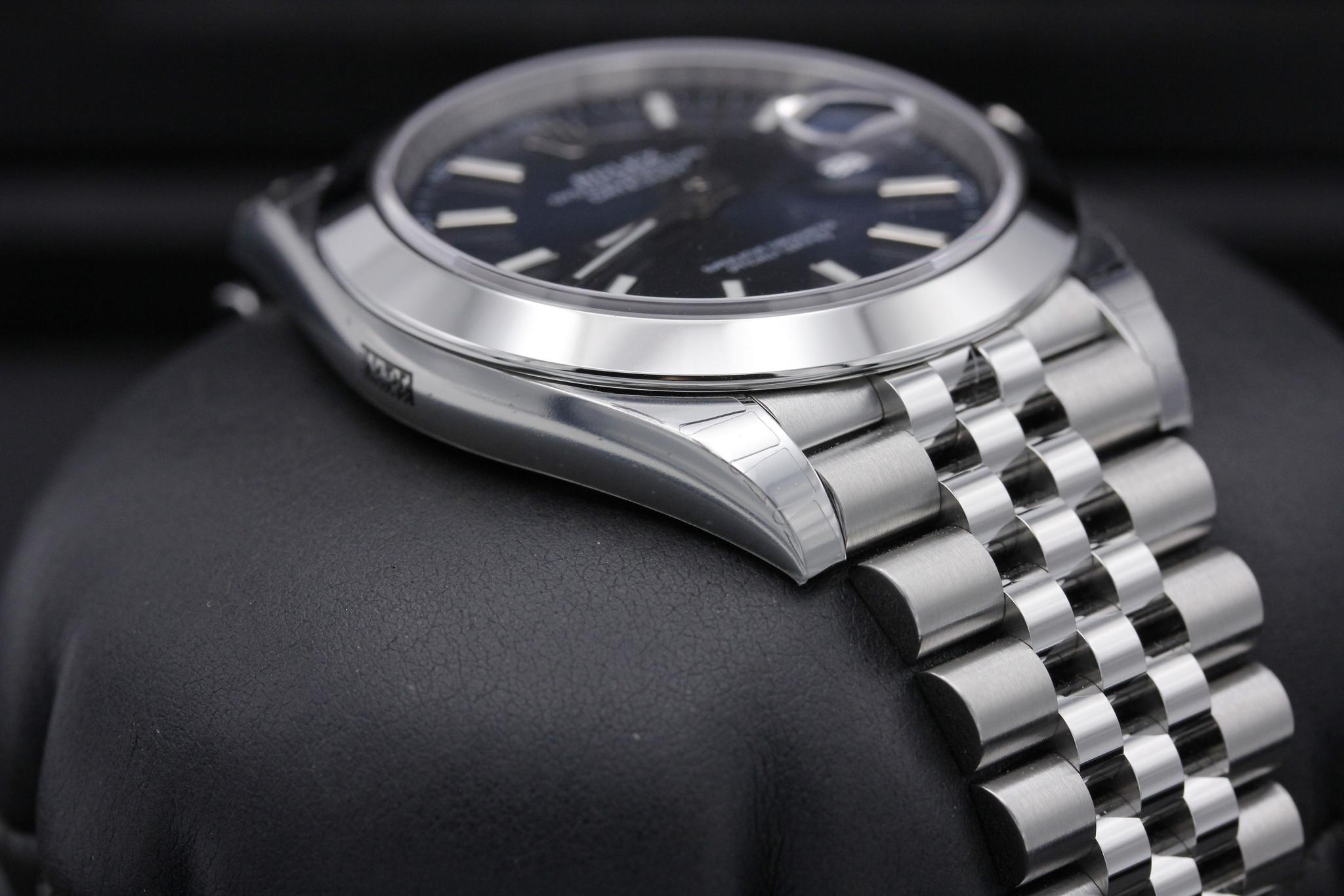 Watch Image 6