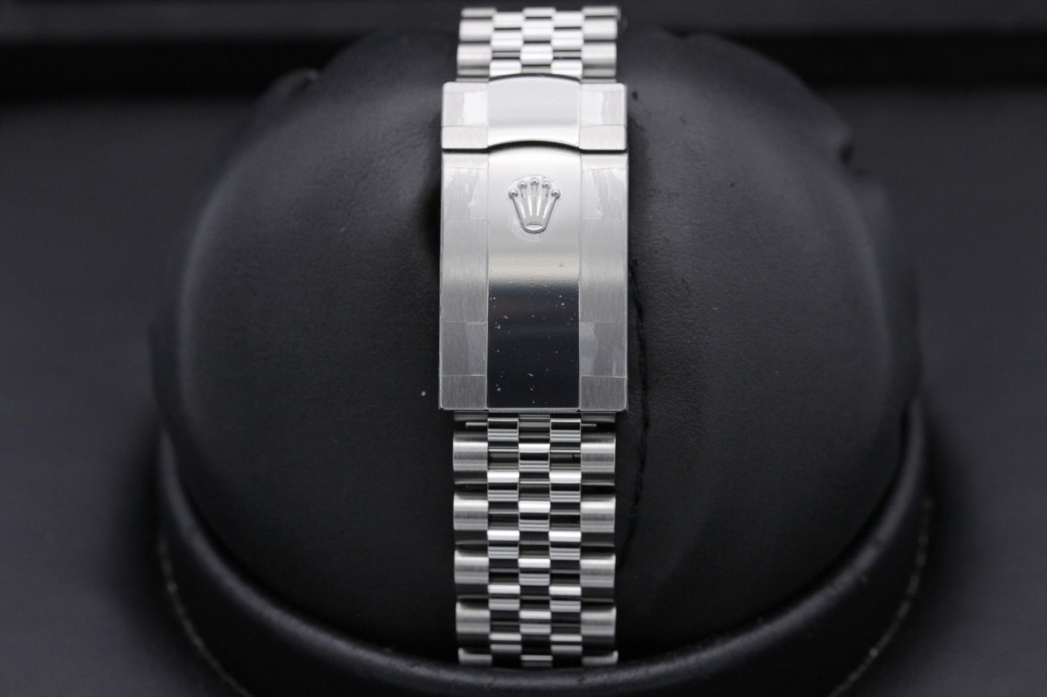 Watch Image 8