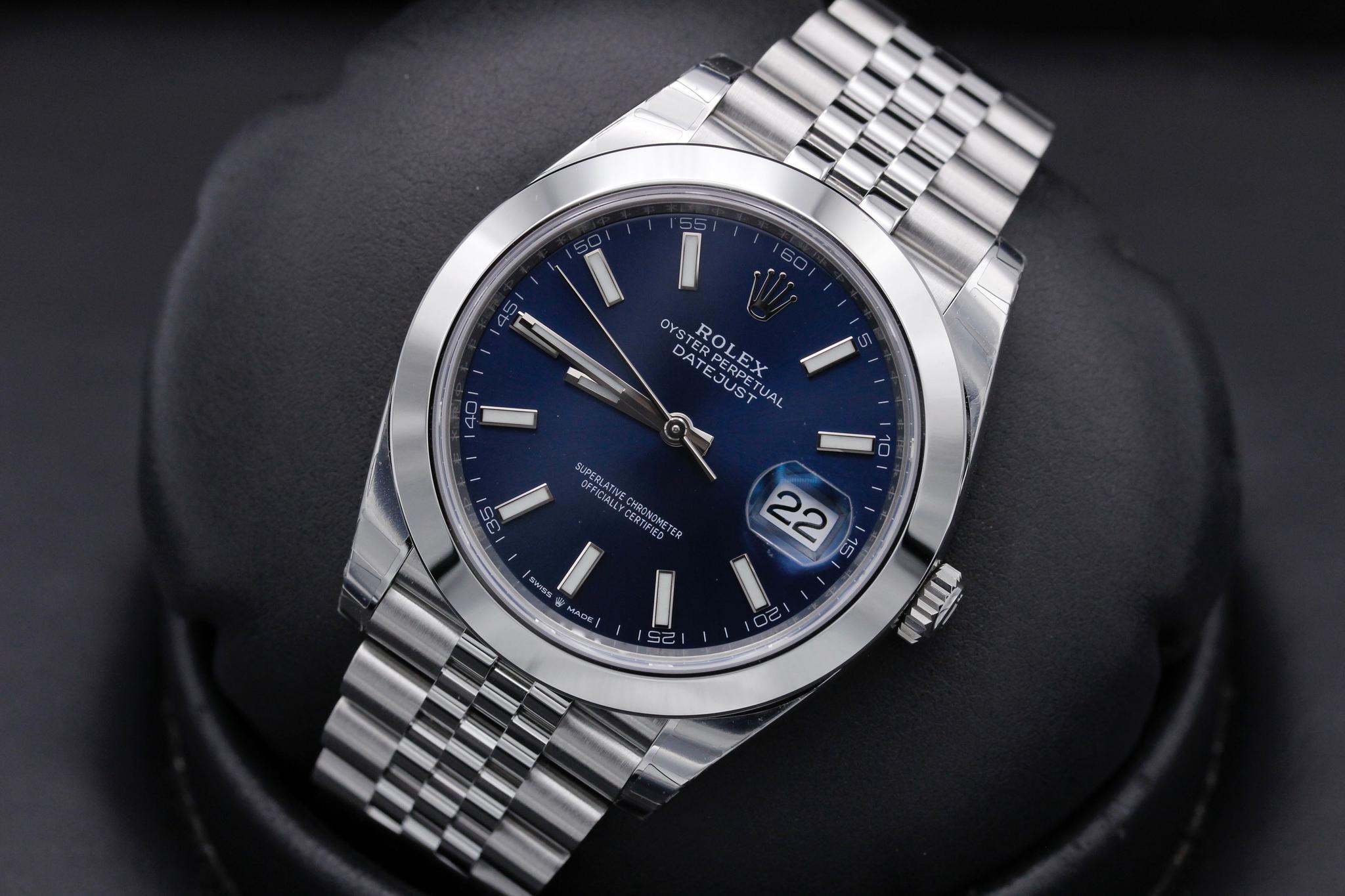 Watch Image 10