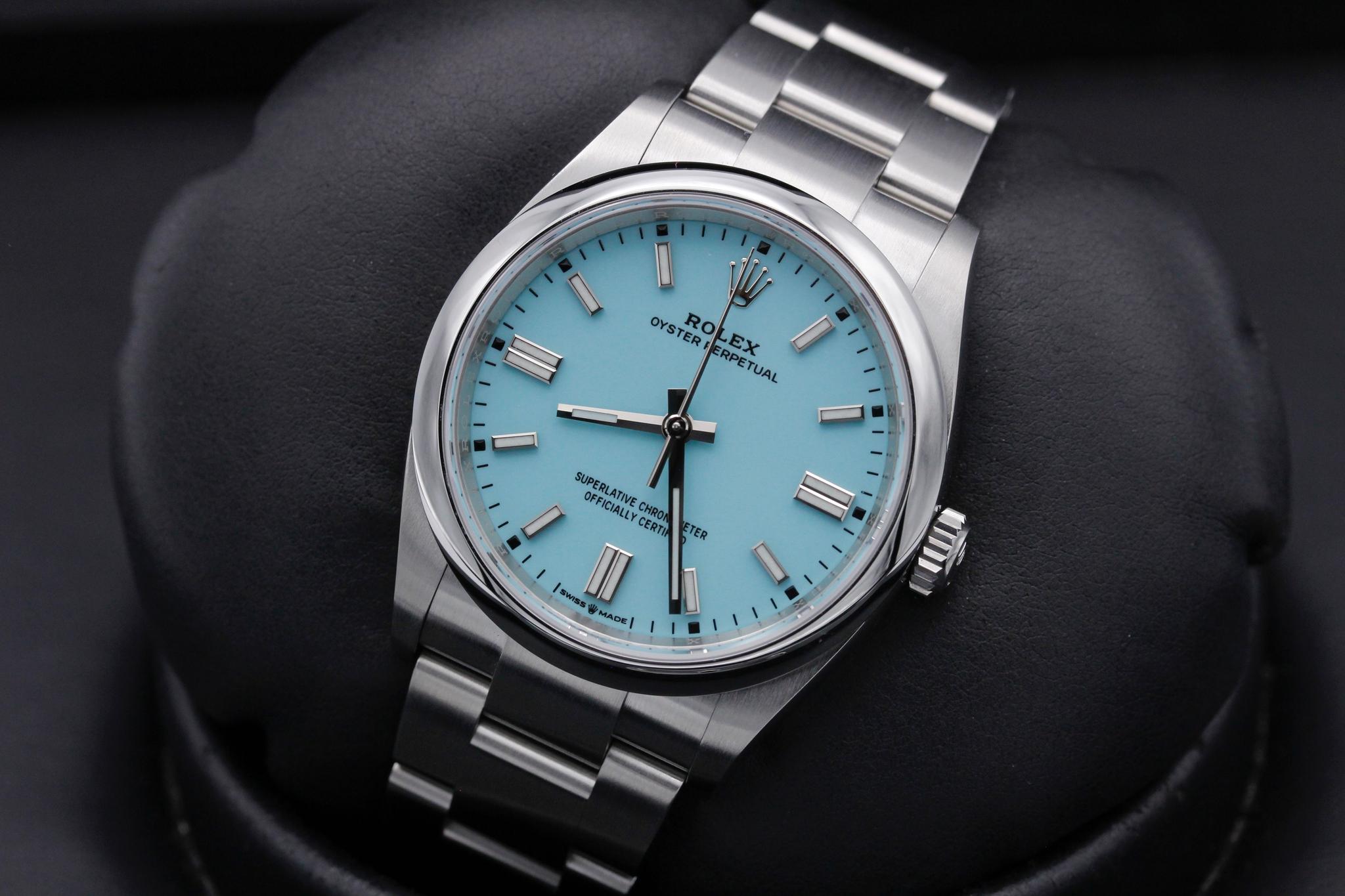Watch Image 10