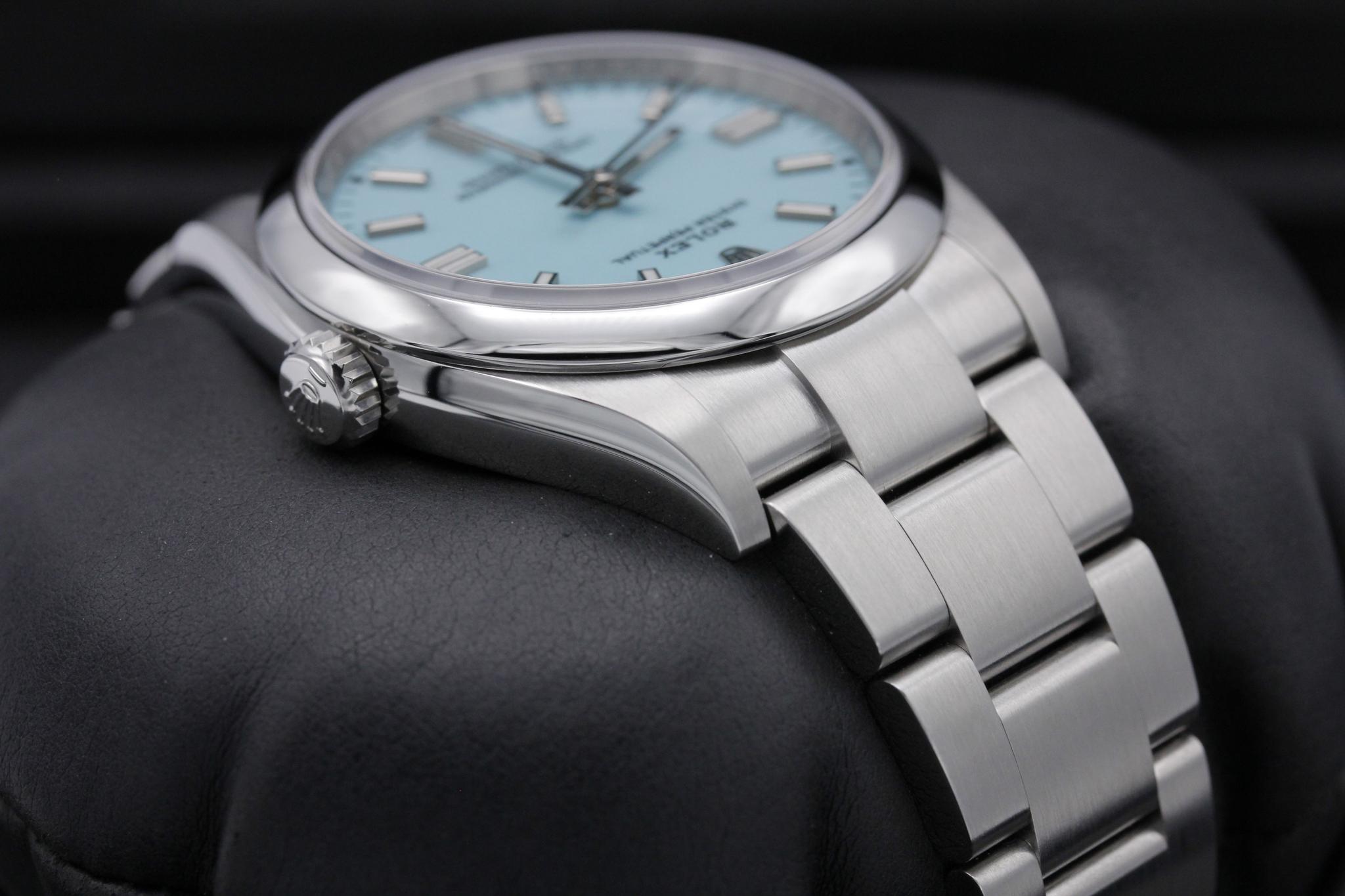 Watch Image 4