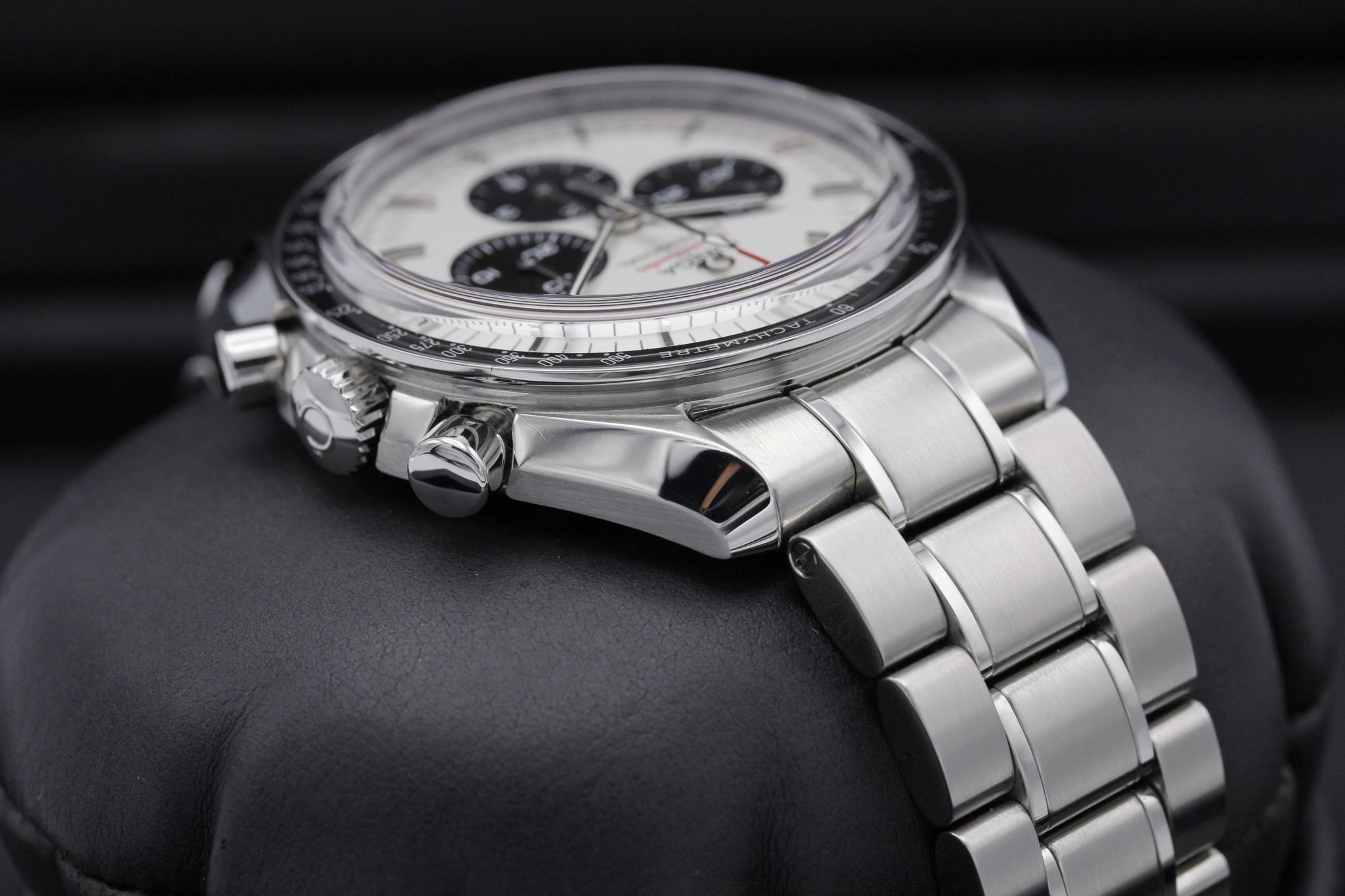 Watch Image 4