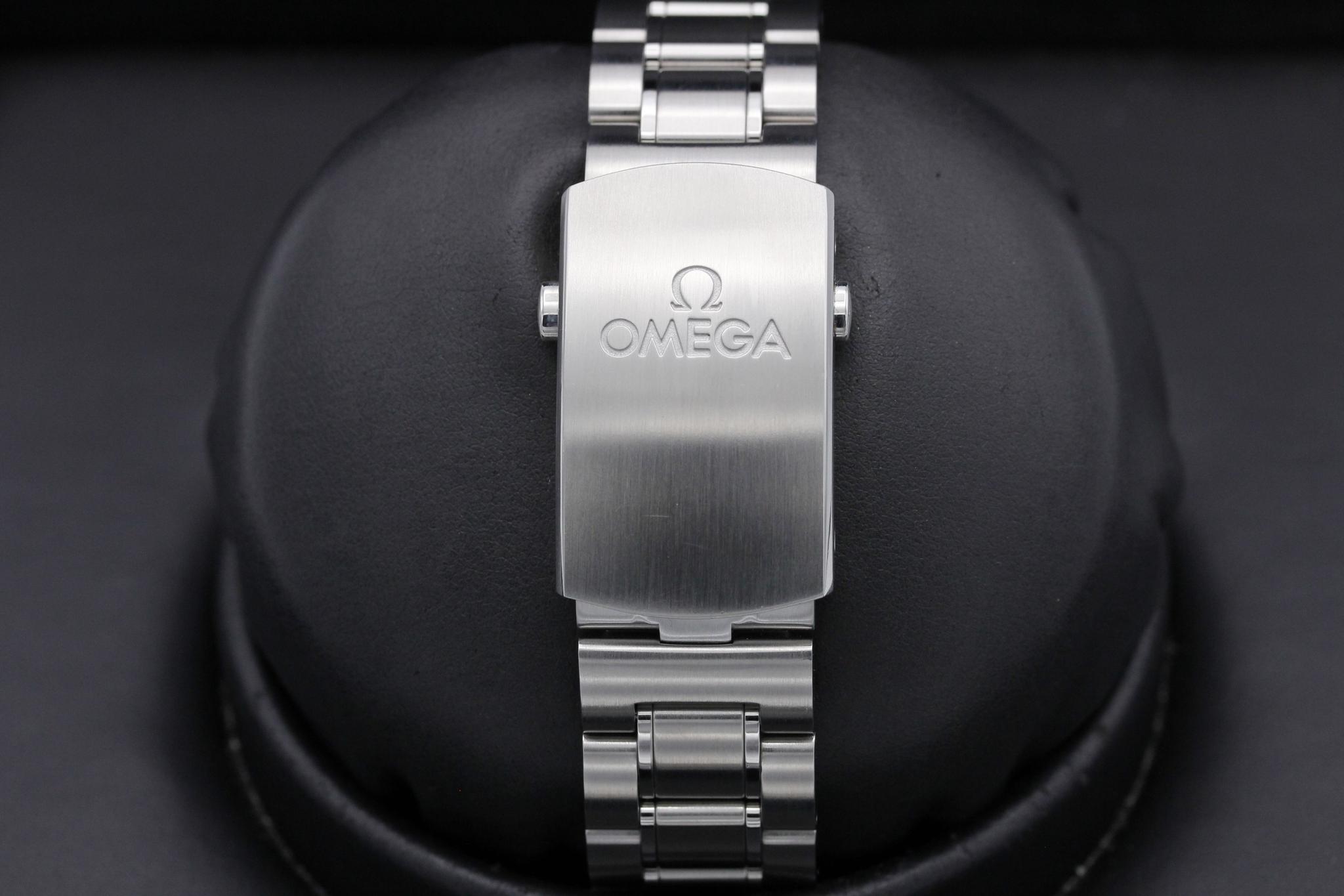 Watch Image 8