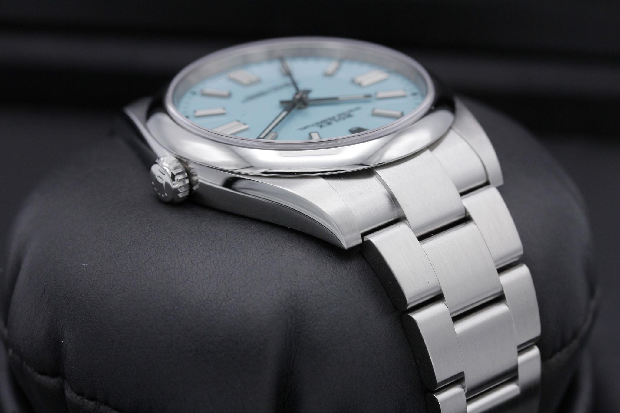 Watch Image 4