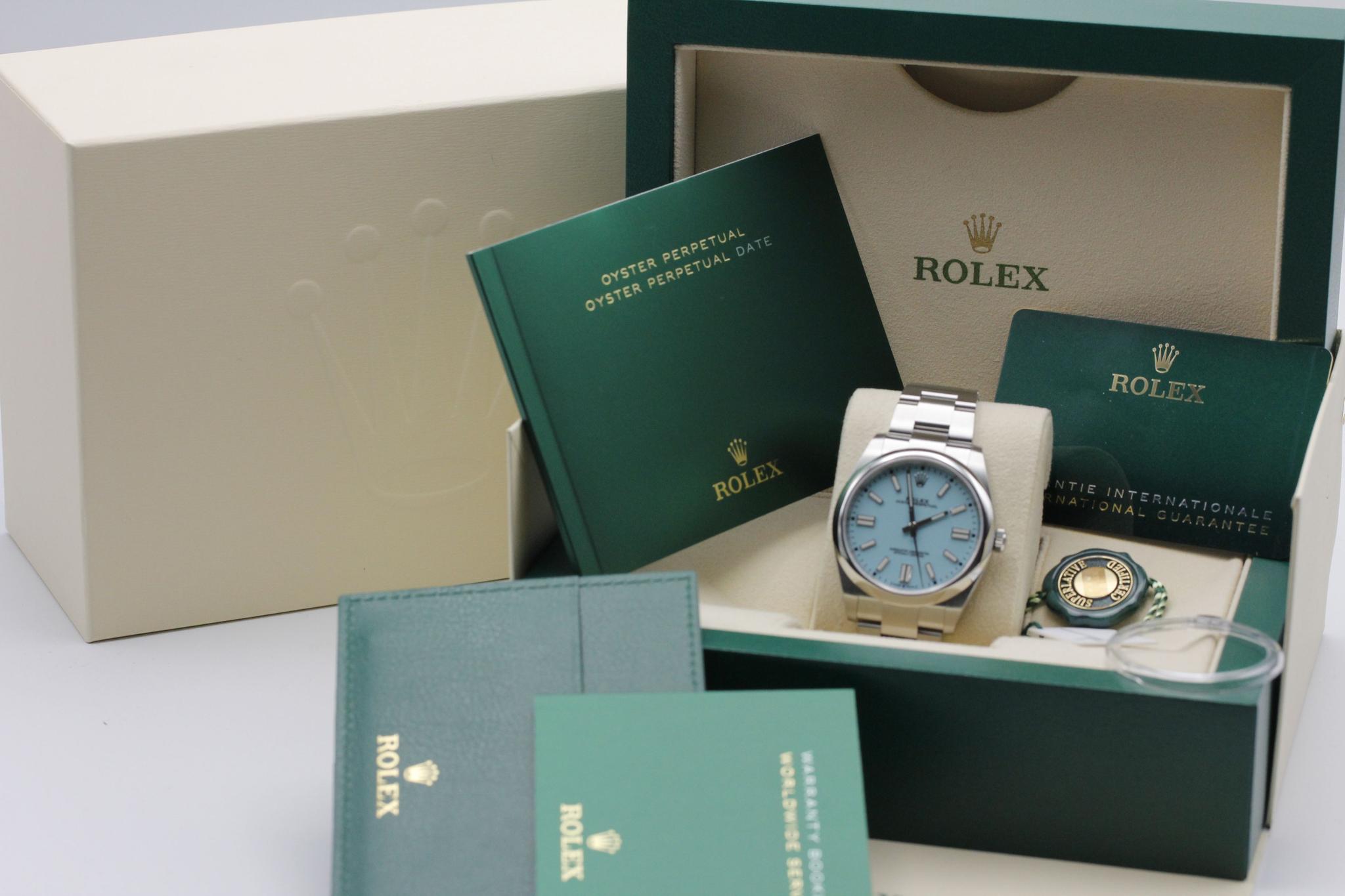 Watch Image 11