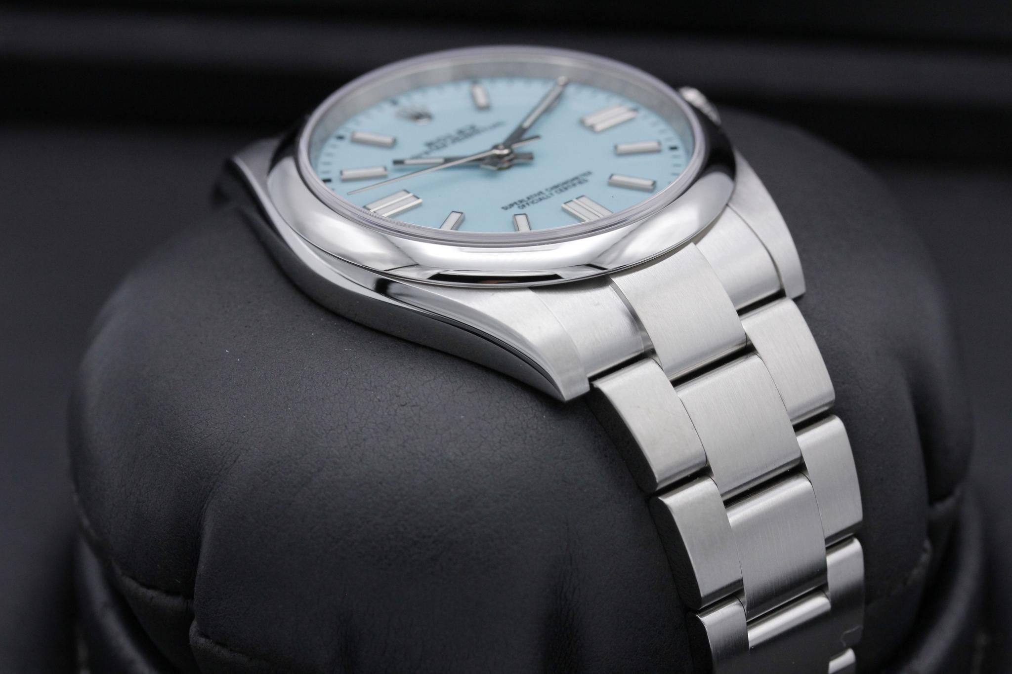 Watch Image 6