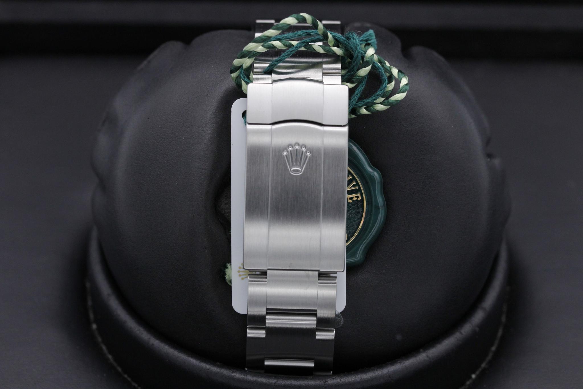 Watch Image 8