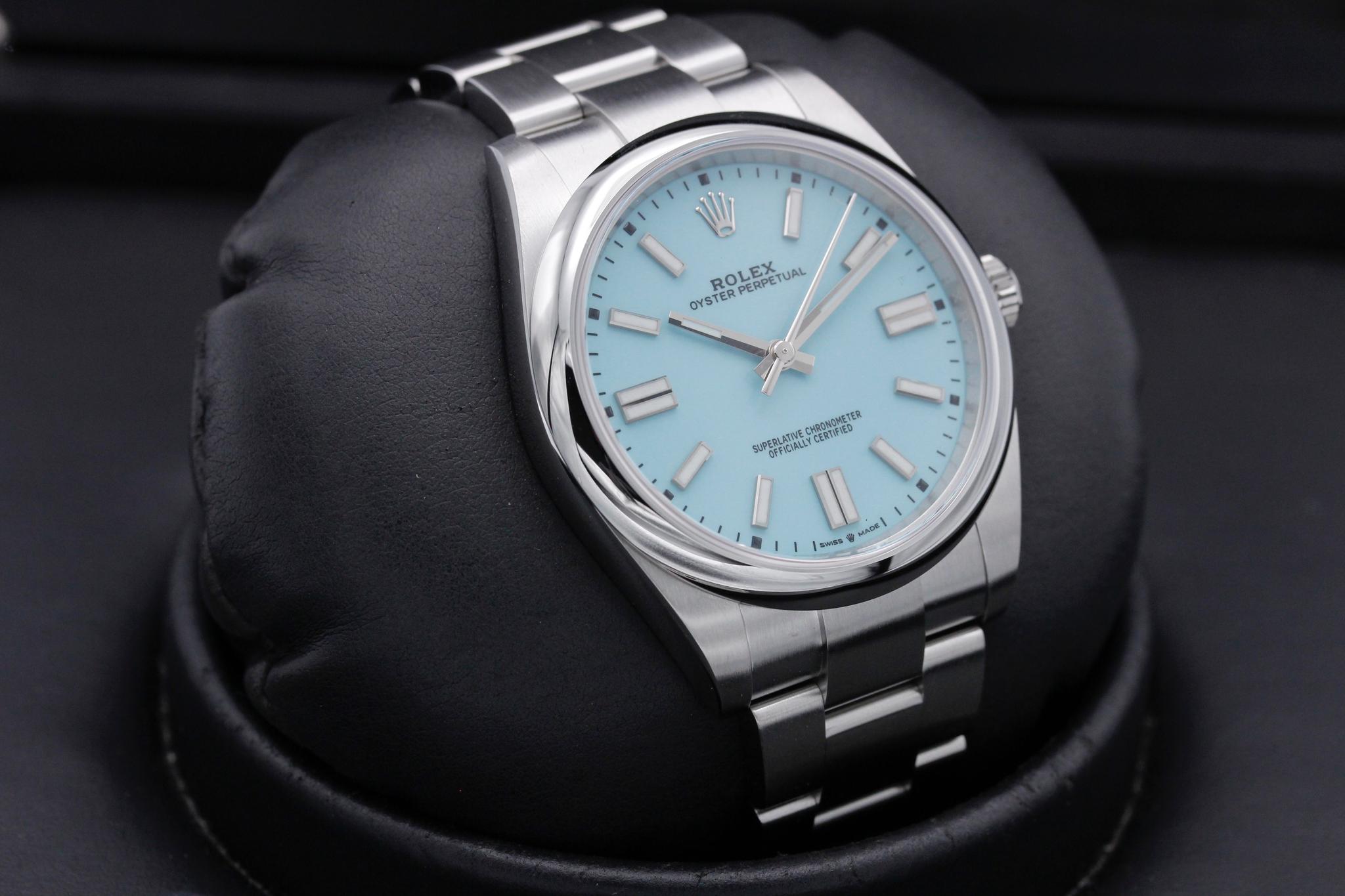 Watch Image 10