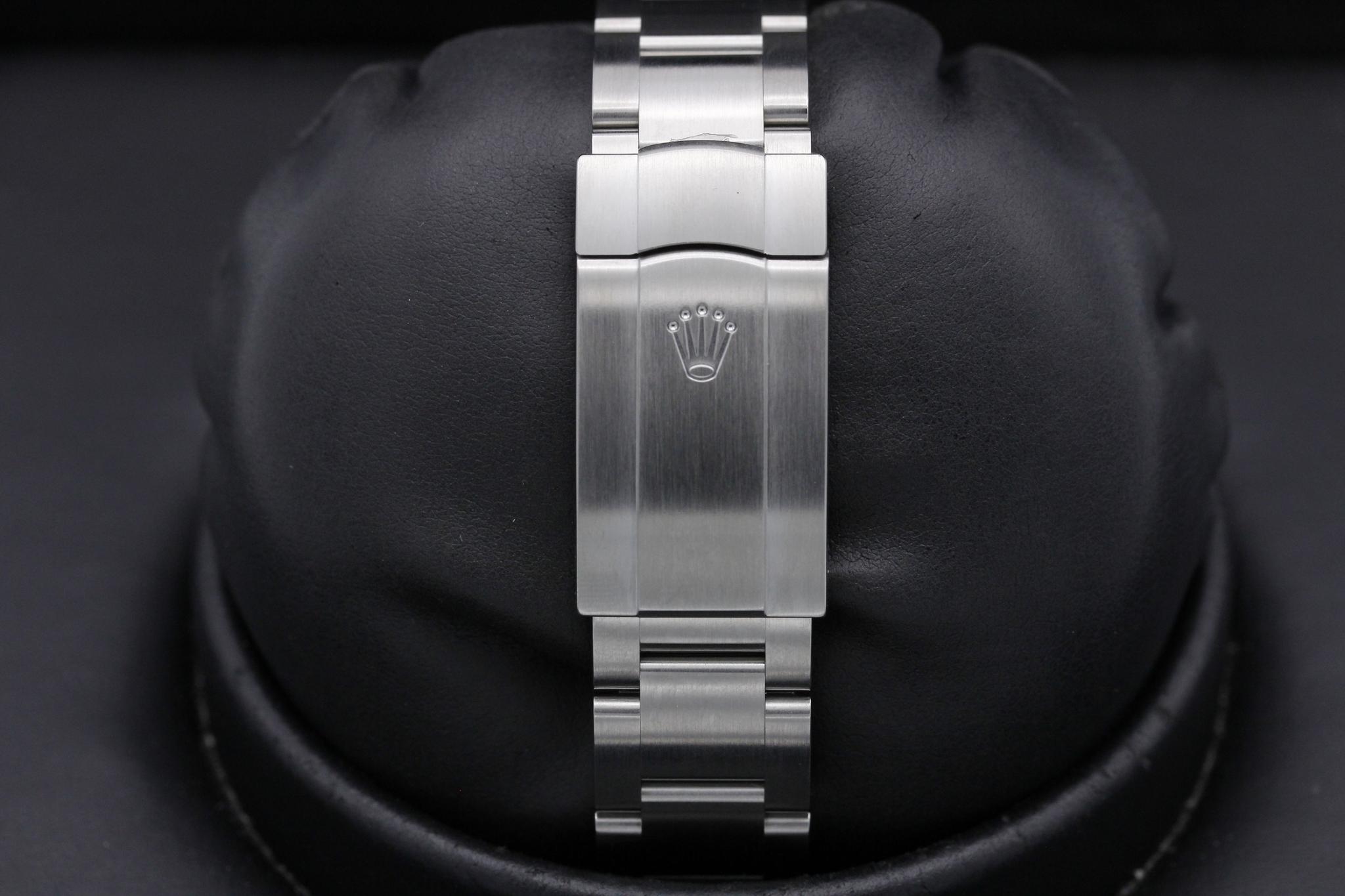 Watch Image 8