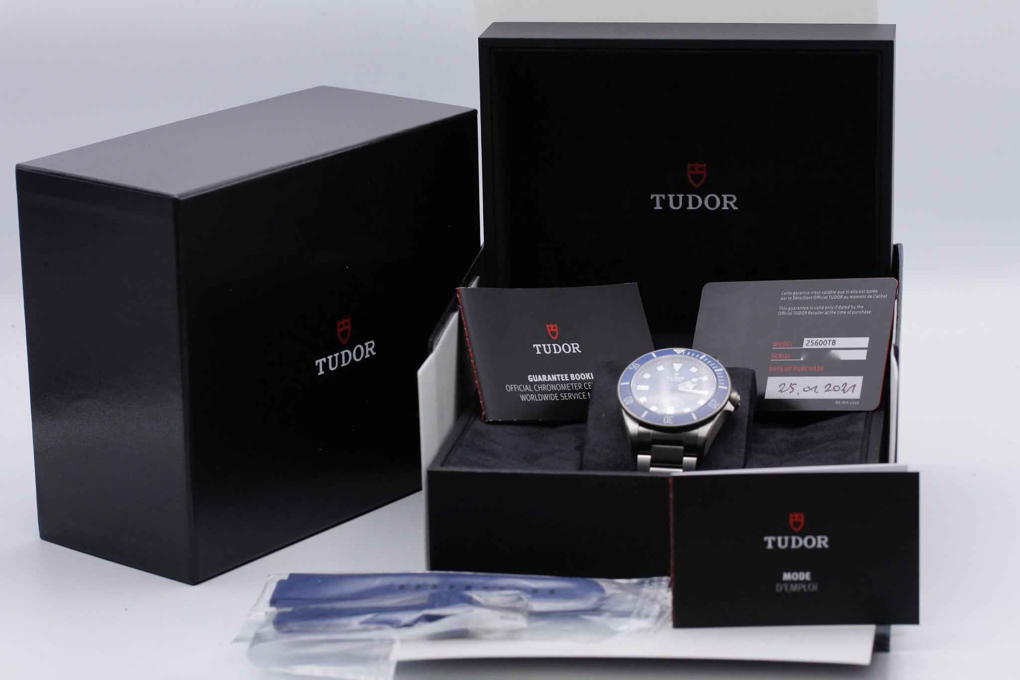 Watch Image 11
