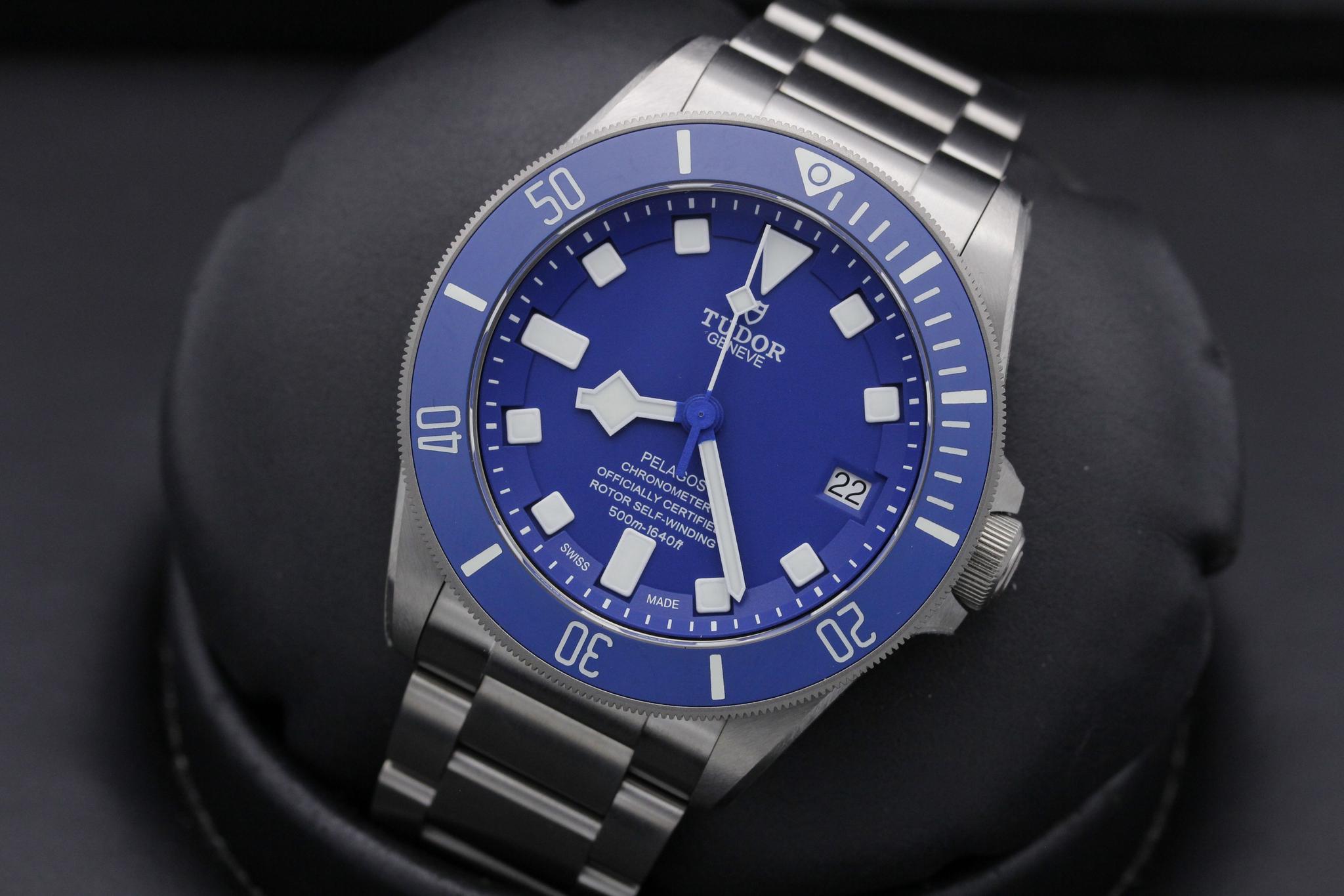 Watch Image 10