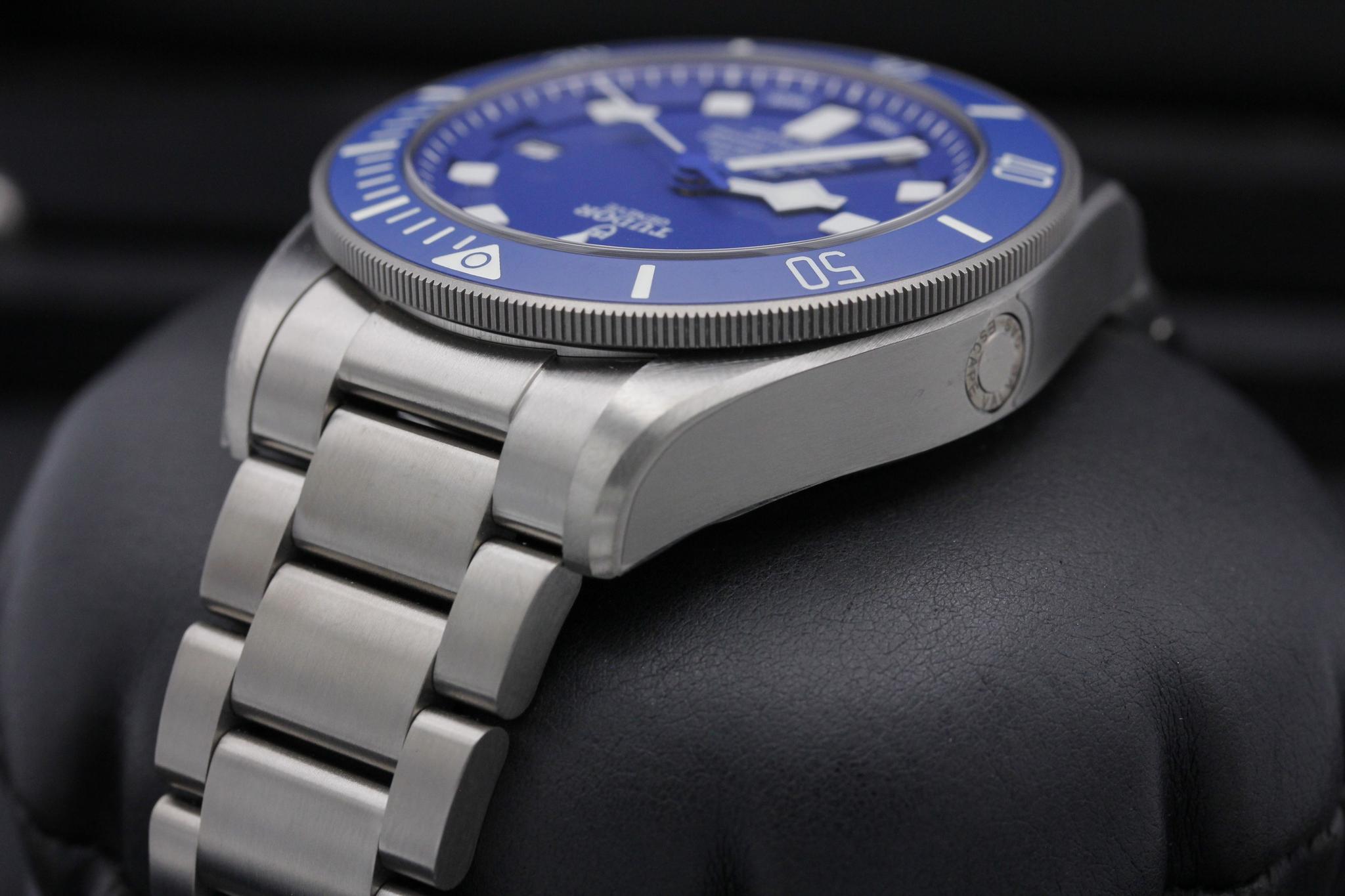 Watch Image 5