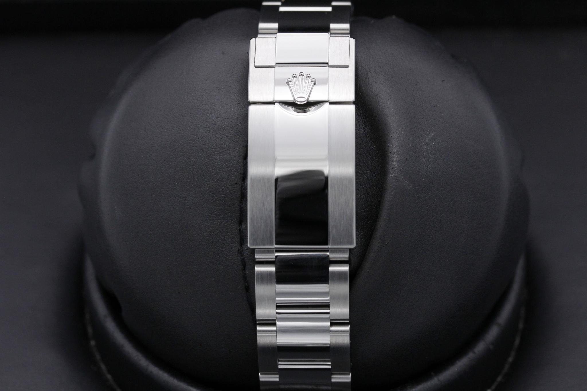Watch Image 8