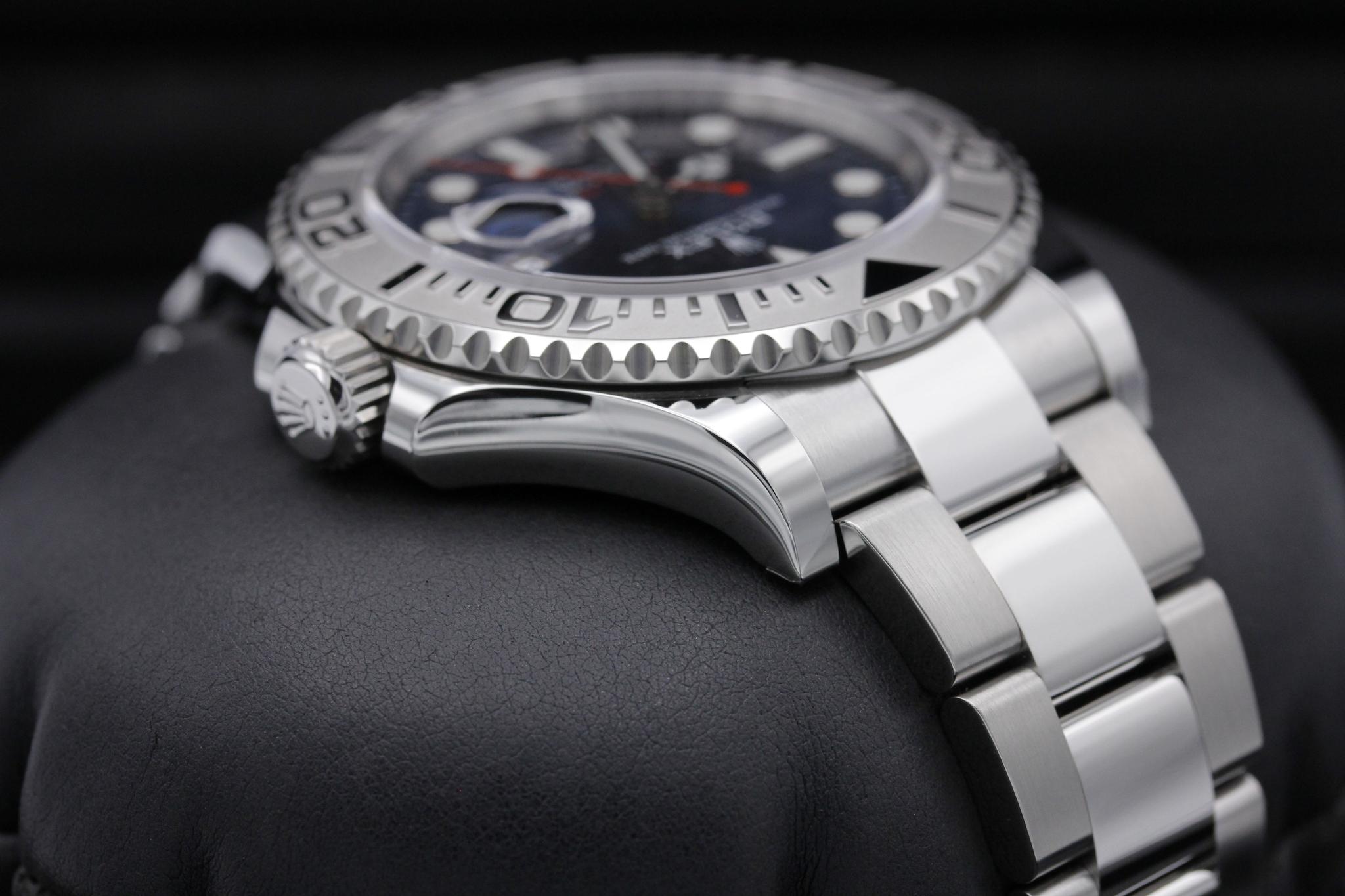 Watch Image 4