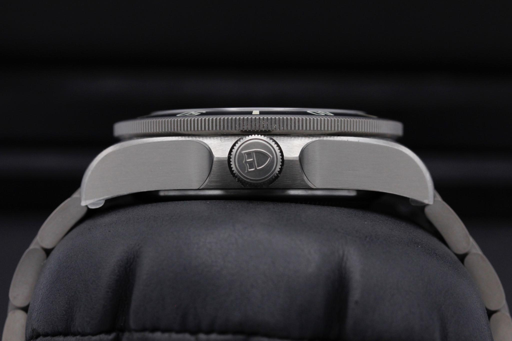 Watch Image 3