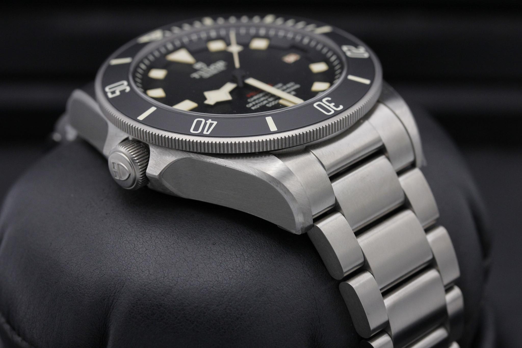Watch Image 4