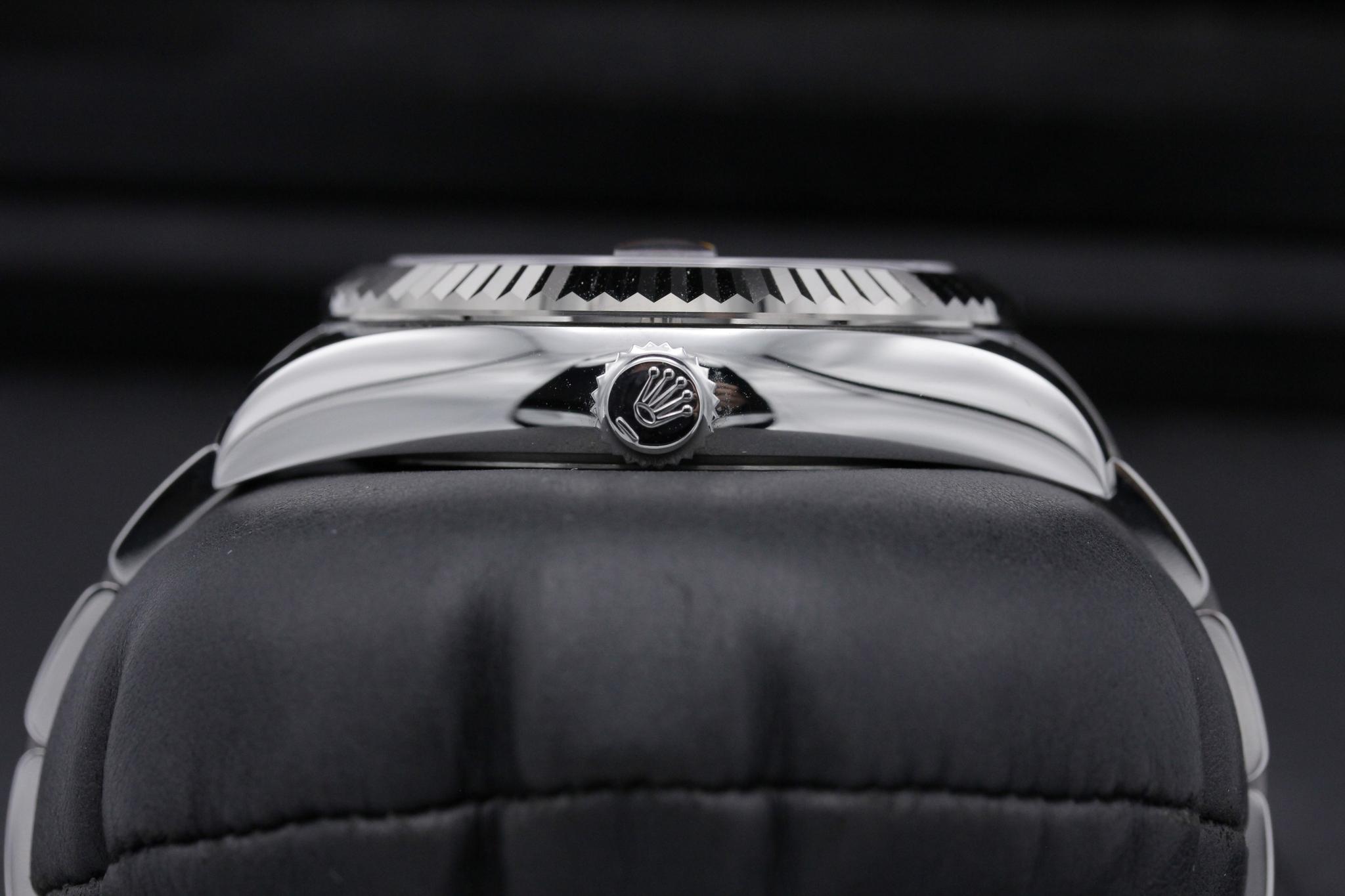 Watch Image 3