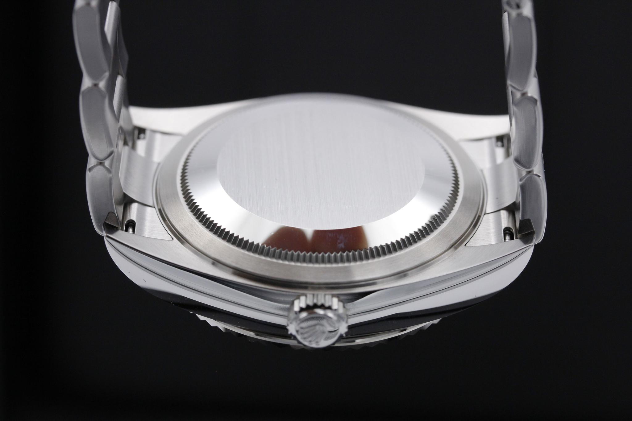 Watch Image 7