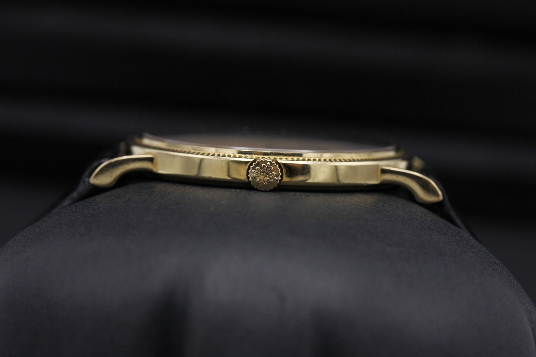 Watch Image 4