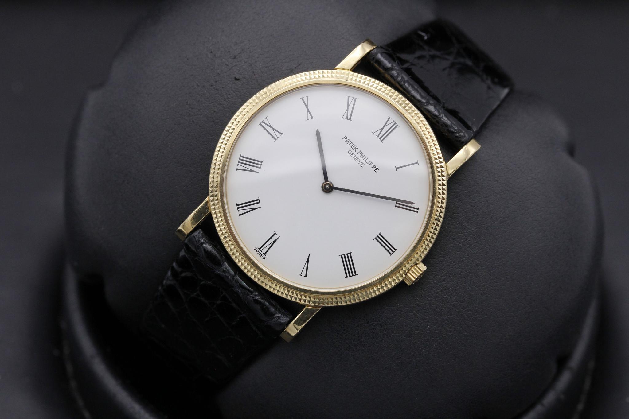 Watch Image 12