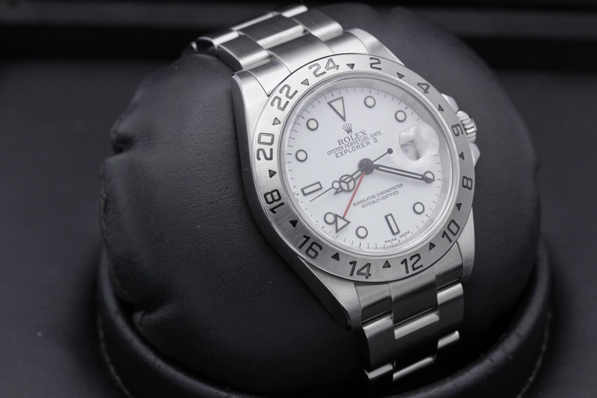 Watch Image 12