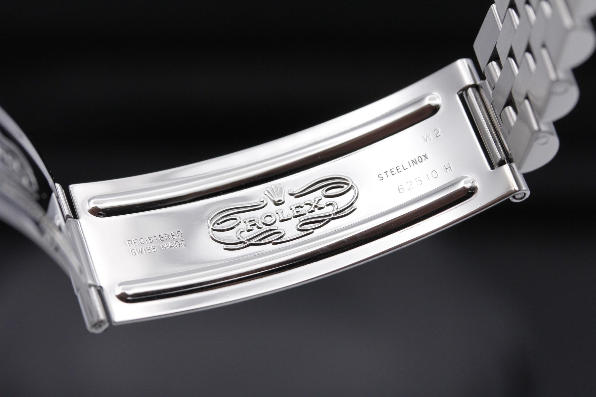 Watch Image 10