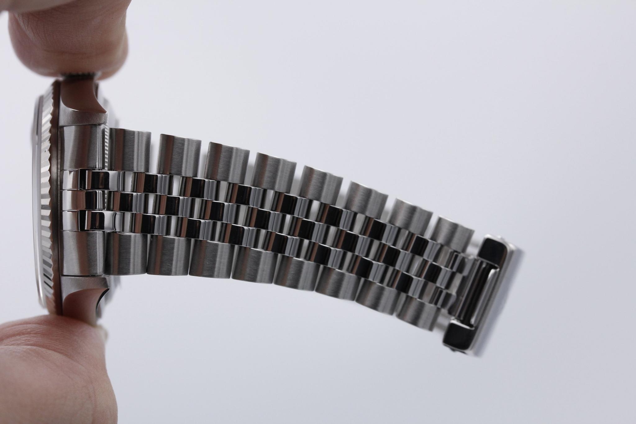Watch Image 9