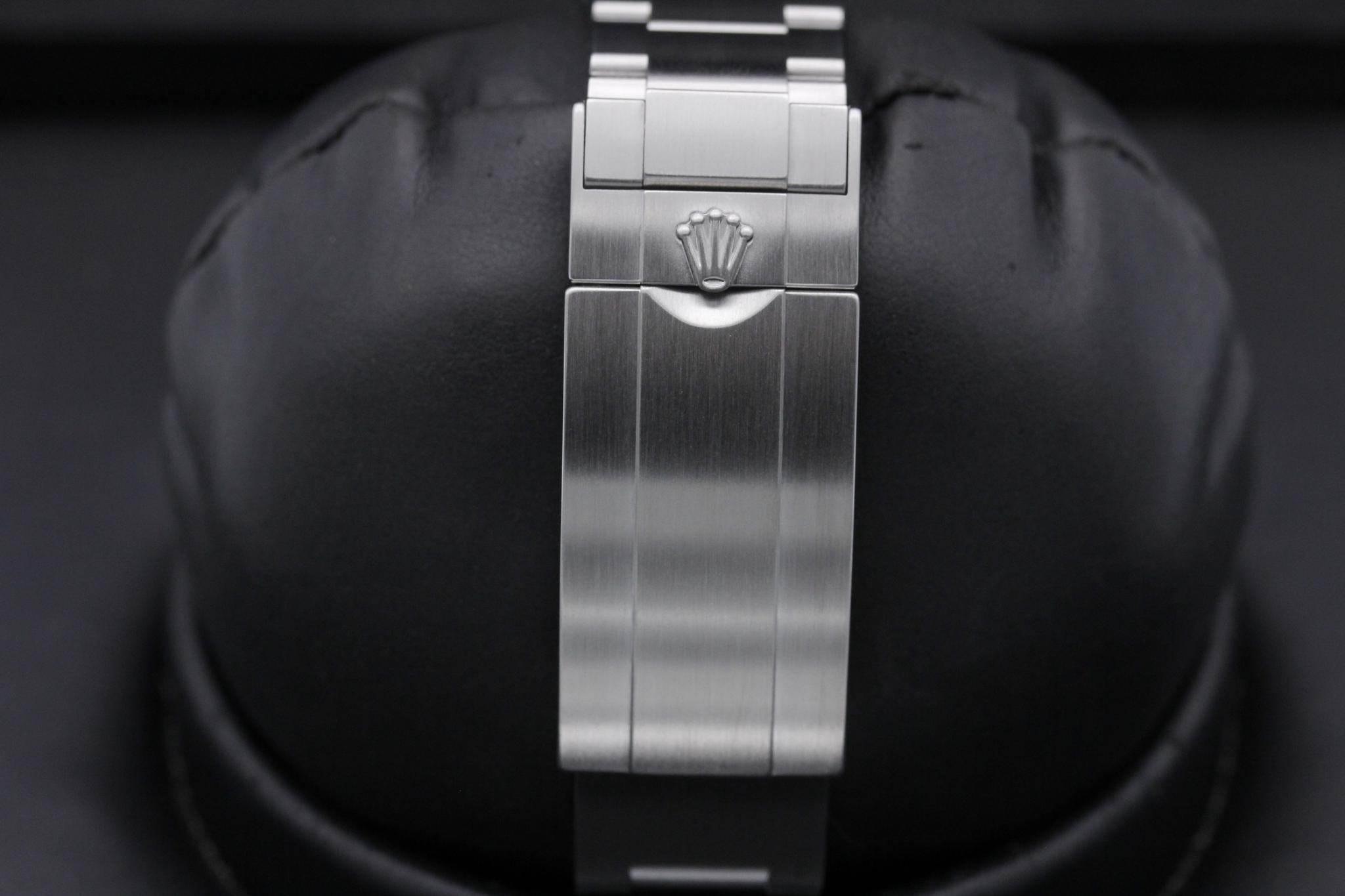 Watch Image 8