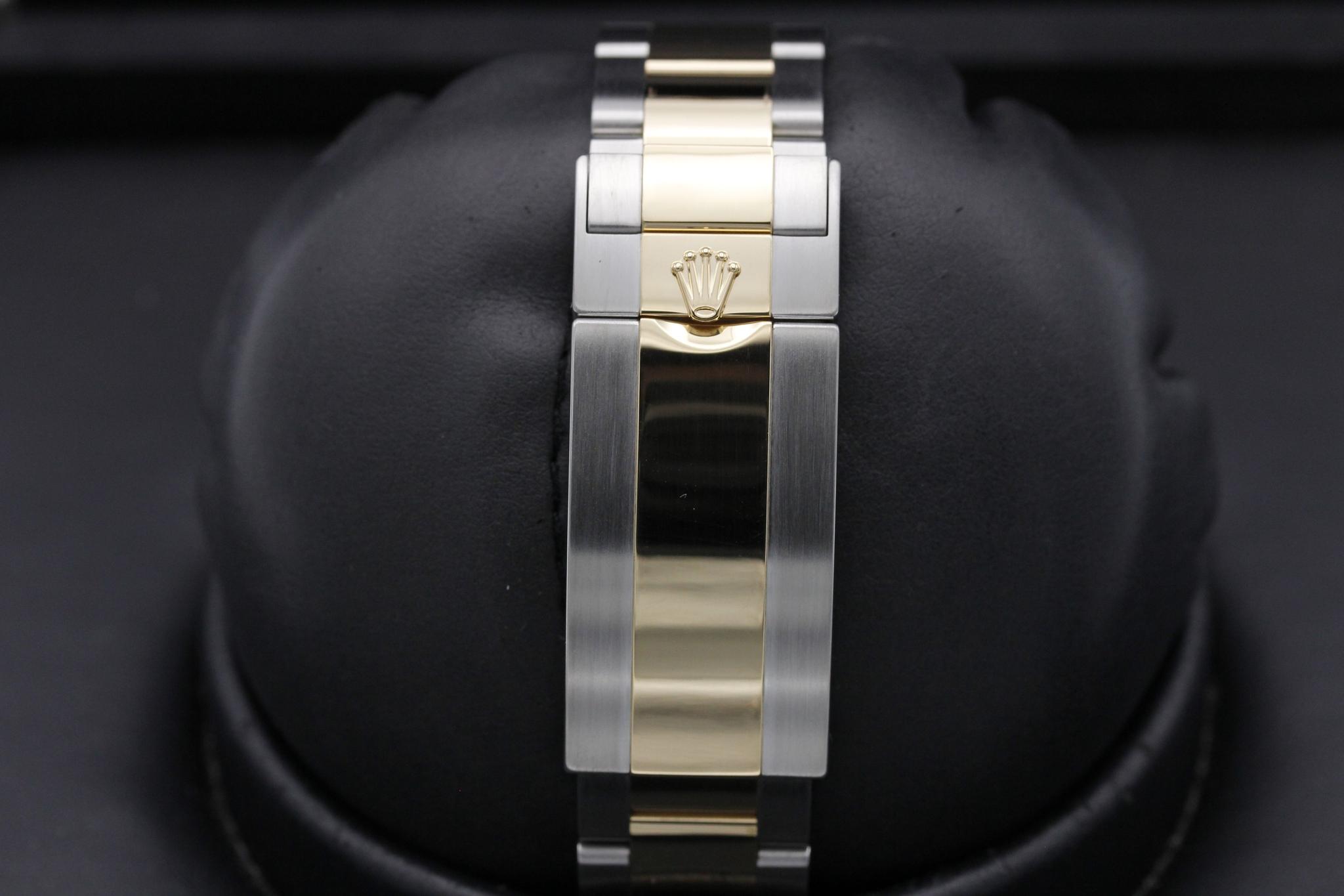 Watch Image 8