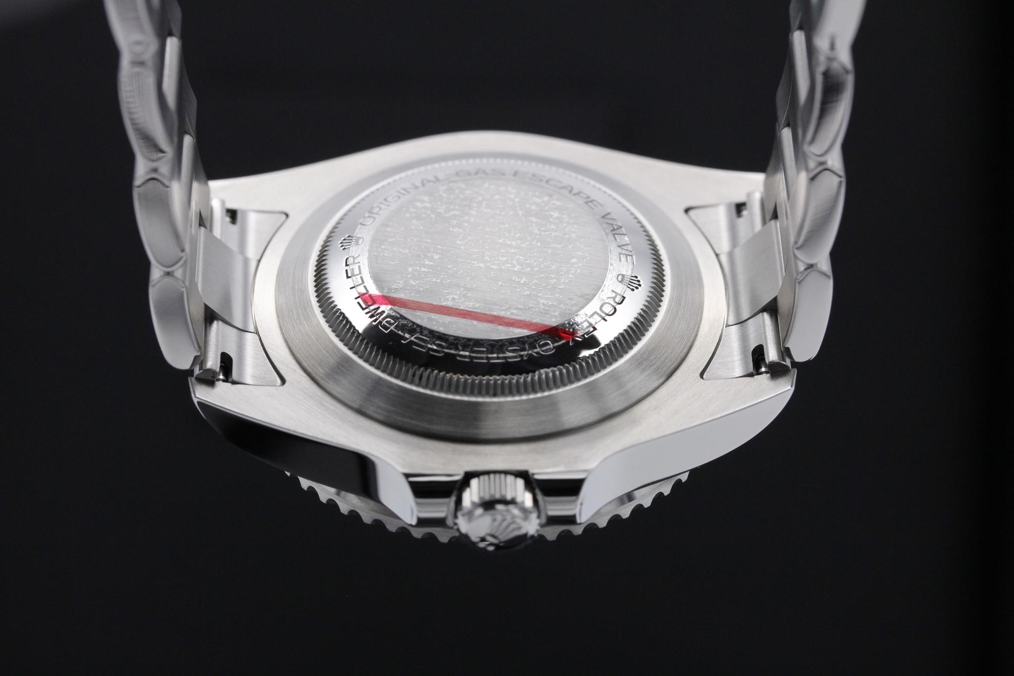 Watch Image 7