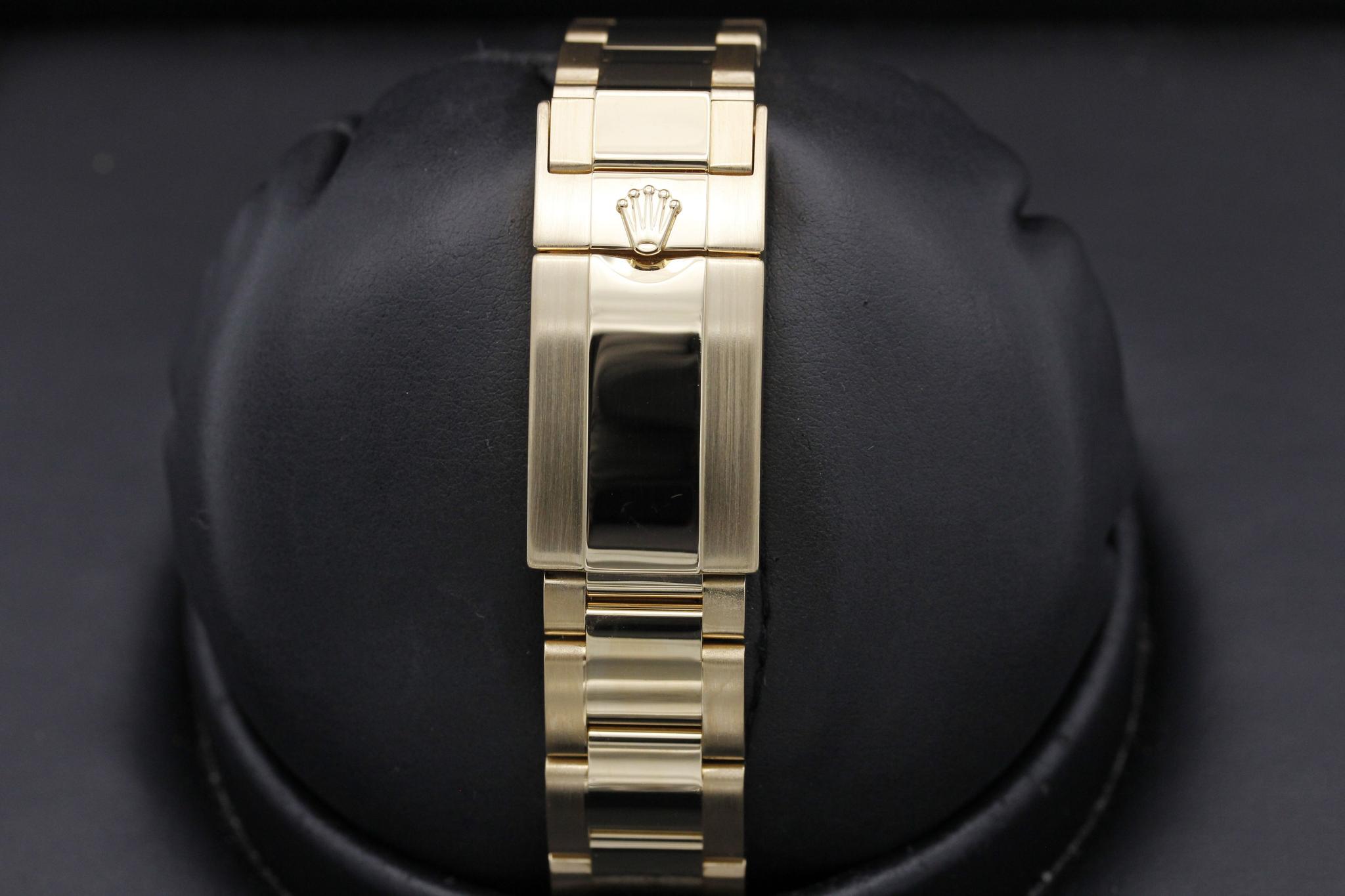 Watch Image 8