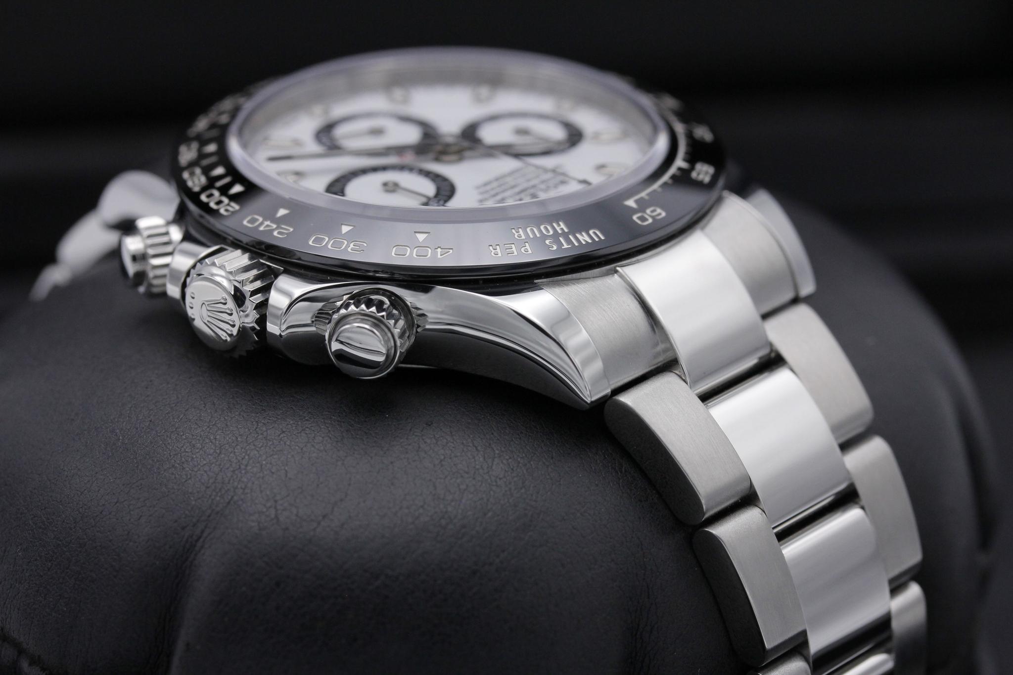 Watch Image 4