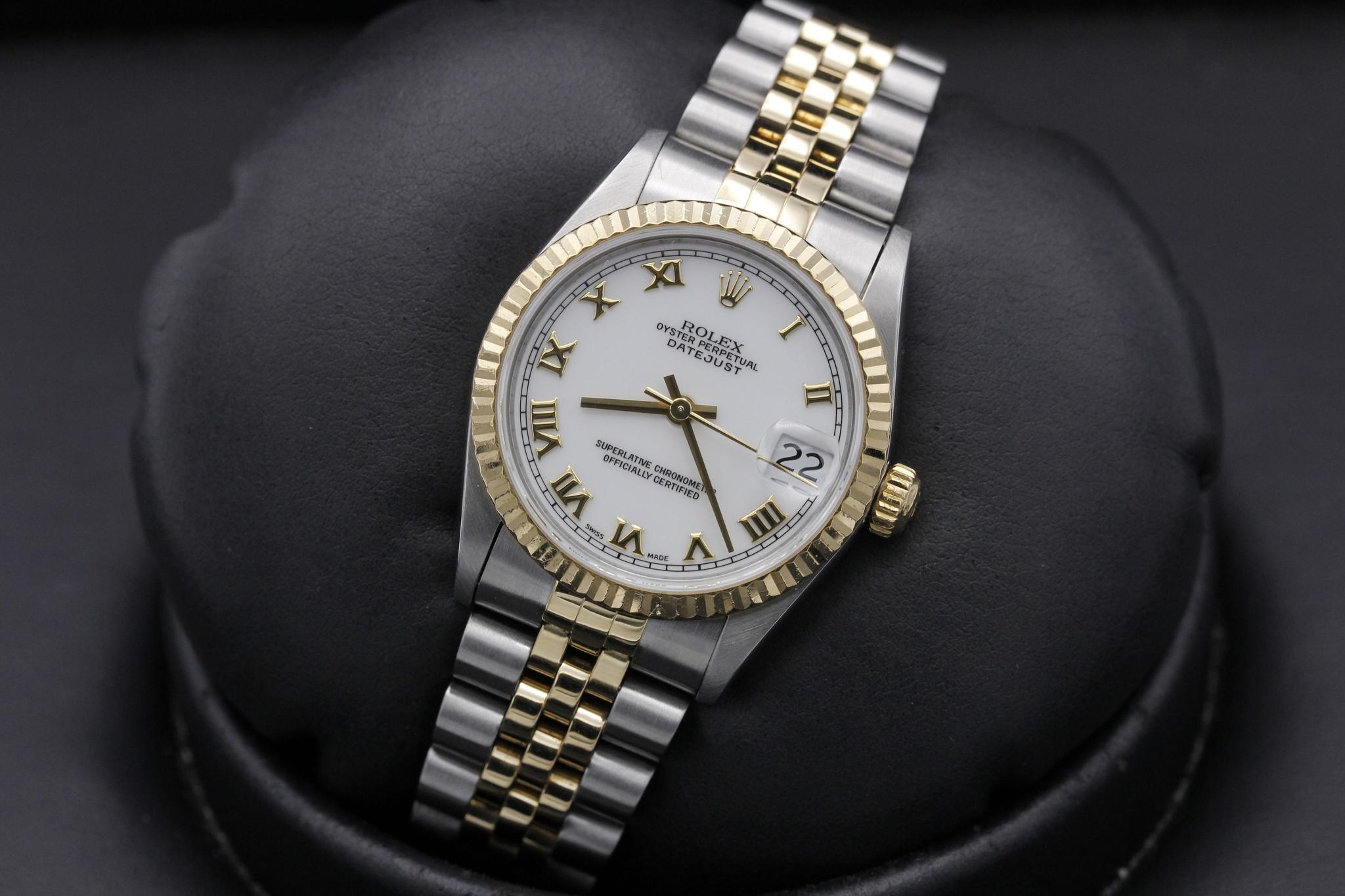 Watch Image 10