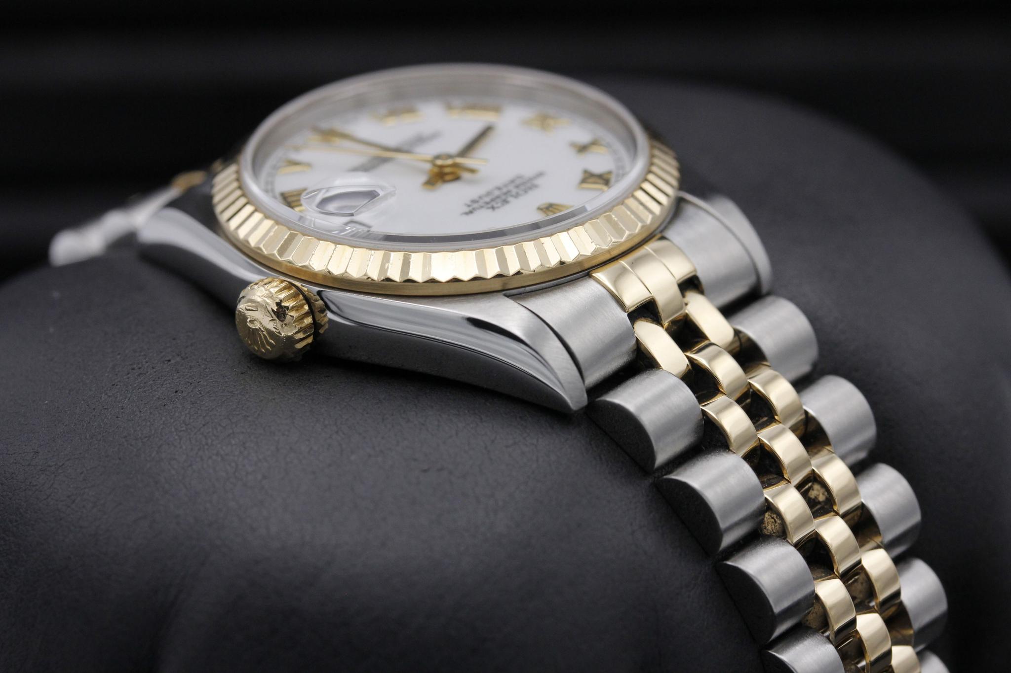 Watch Image 4